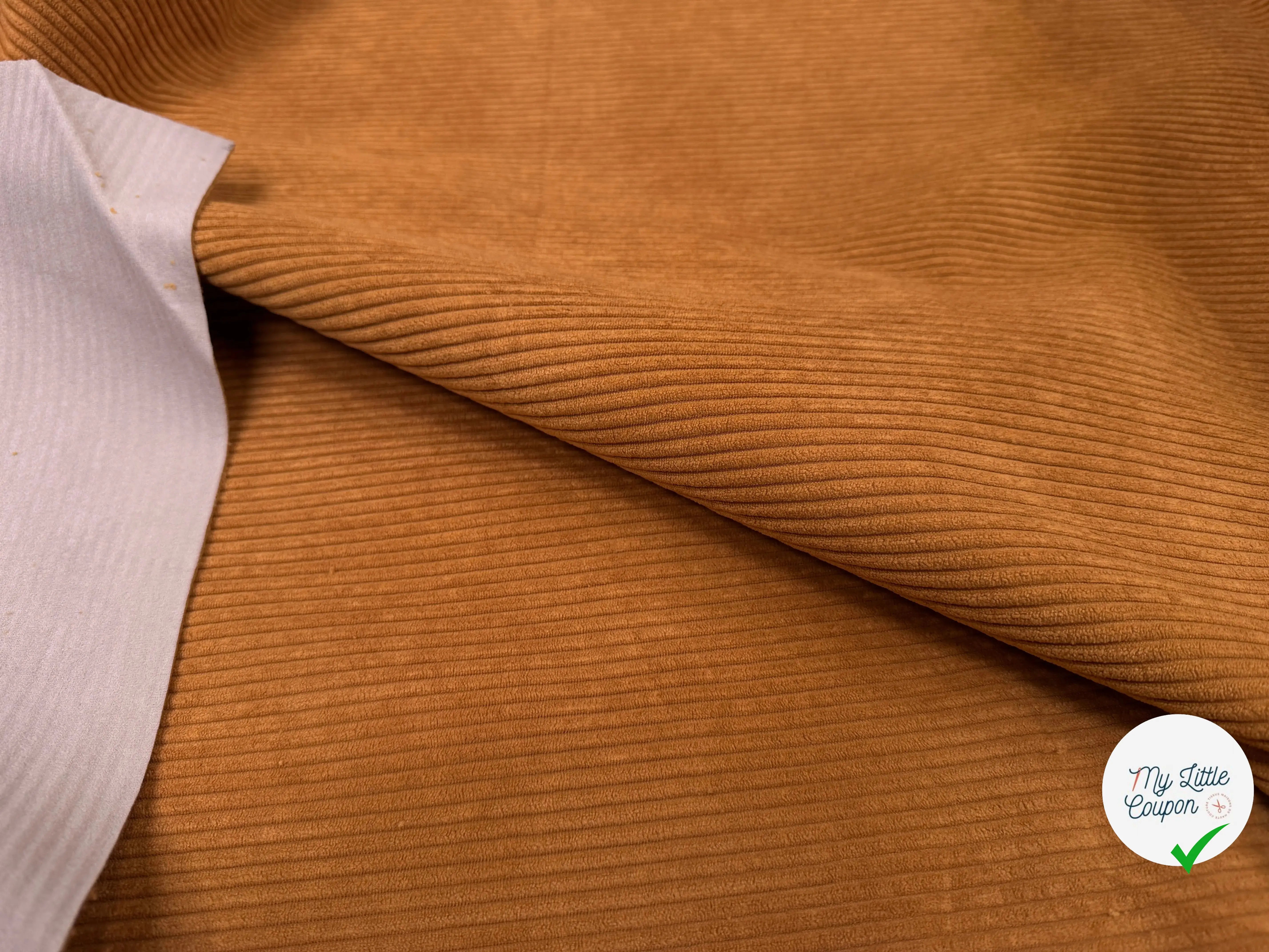 VELOURS COTELÉ OCRE - My Little Coupon