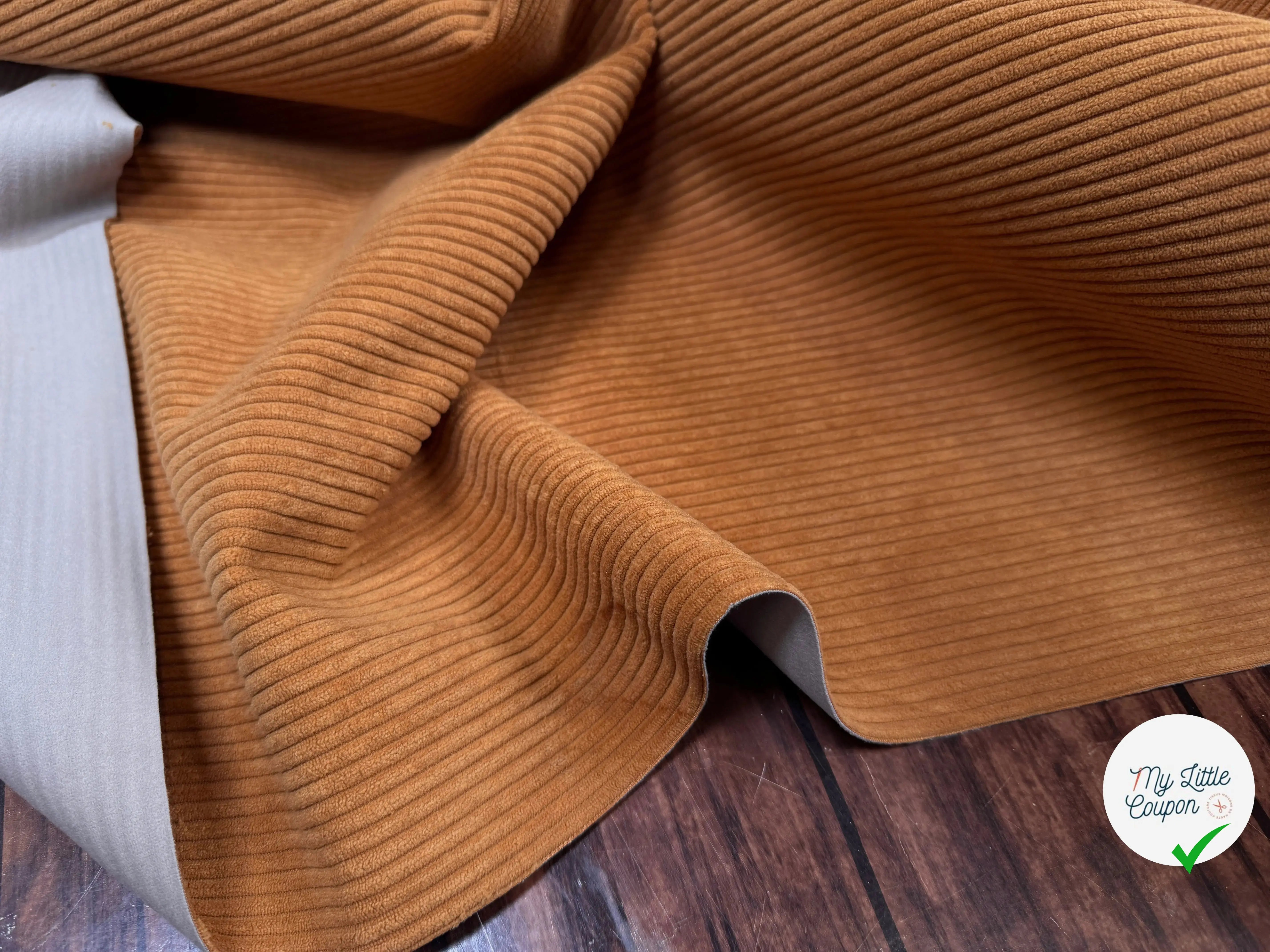 VELOURS COTELÉ OCRE - My Little Coupon