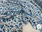 VISCOSE À MOTIFS DE ROSES BLEUES SUR FOND BLANC - My Little Coupon