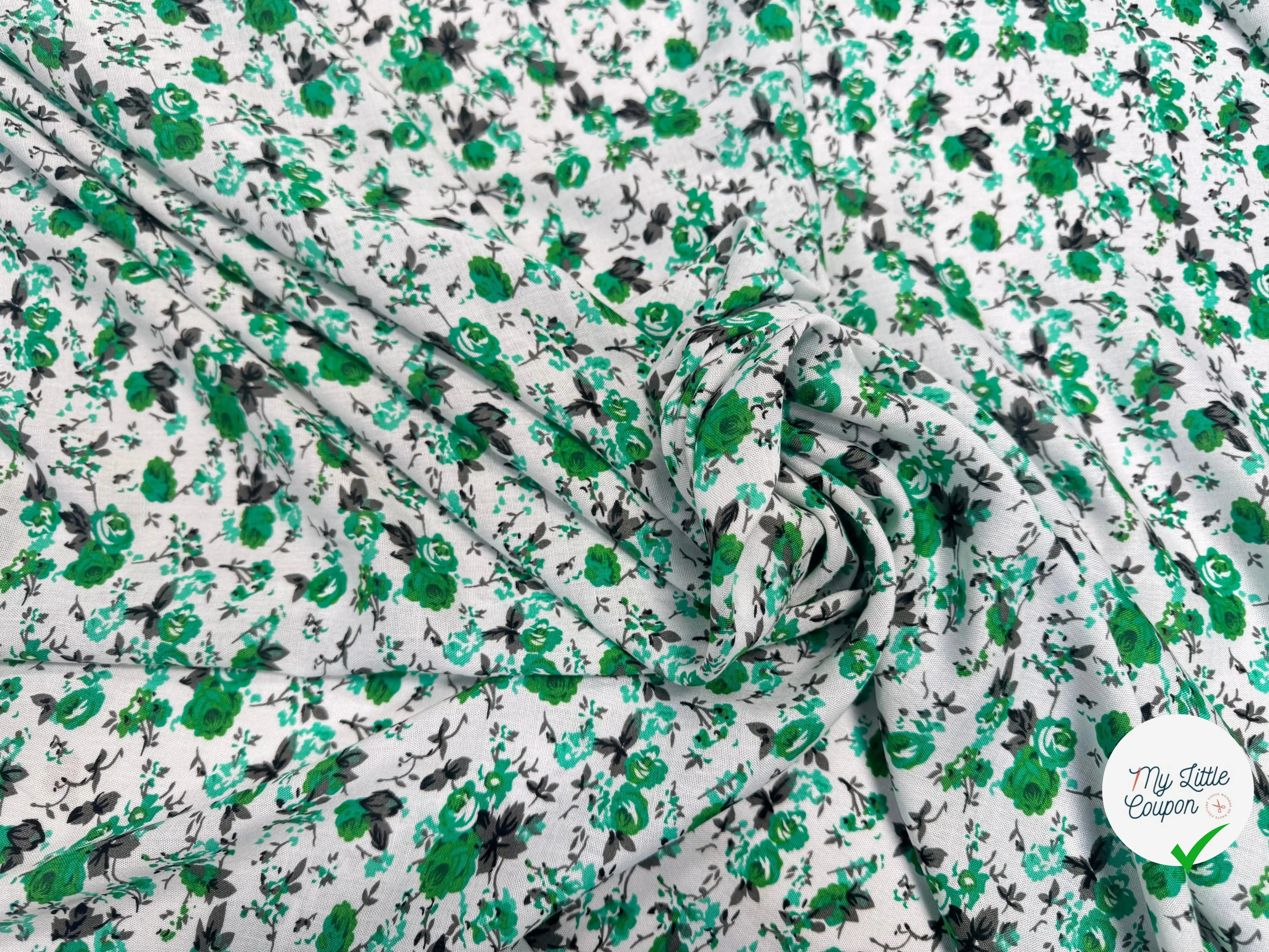 VISCOSE À MOTIFS DE ROSES VERTES SUR FOND BLANC - My Little Coupon