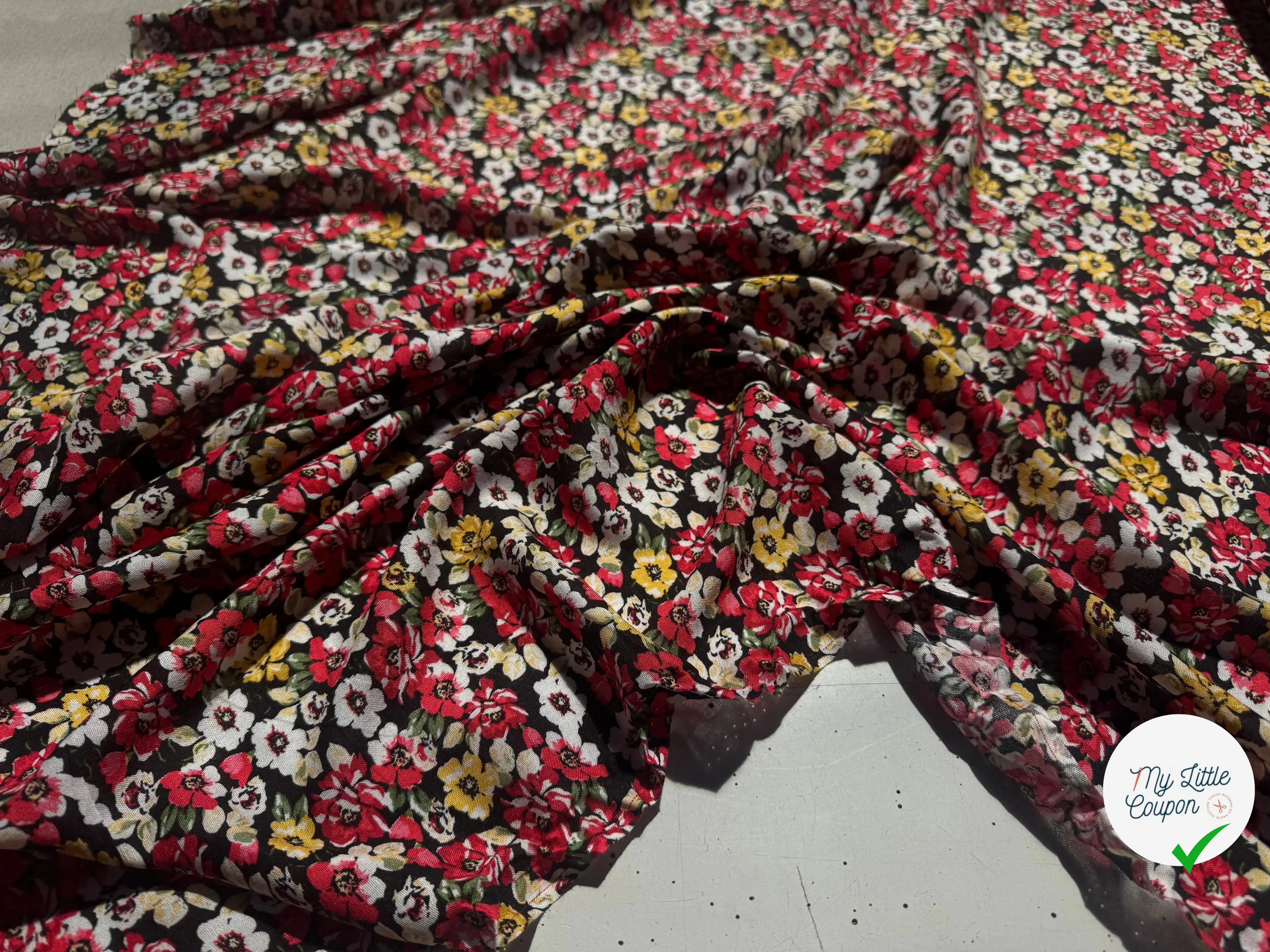 VISCOSE À MOTIFS FLORAUX ROUGES ET JAUNES - My Little Coupon