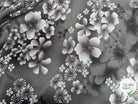 VISCOSE À MOTIFS ROSES ET PISSENLITS SUR FOND GRIS DE COULEURS GRIS - My Little Coupon