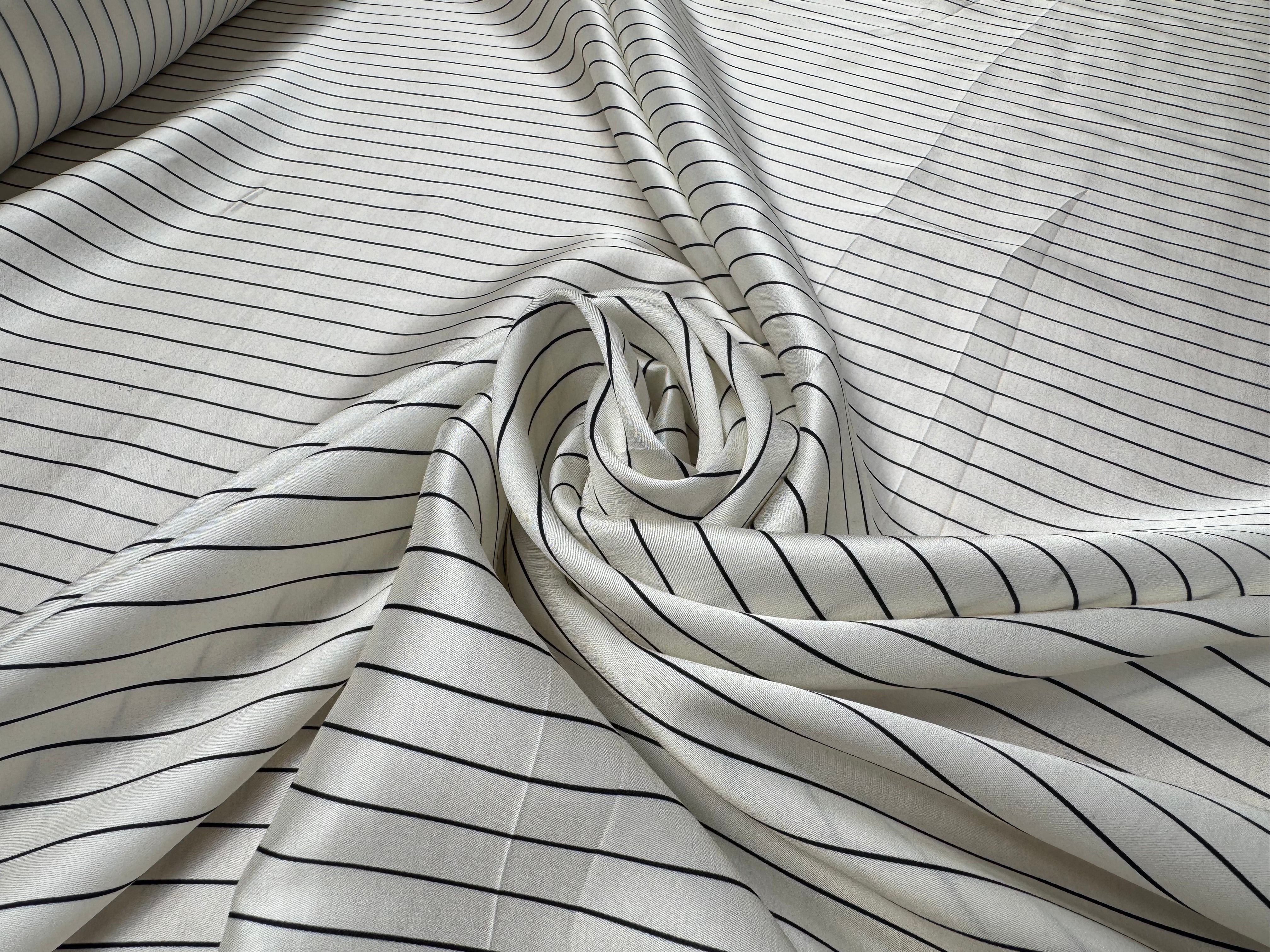 VISCOSE DOUCE SATINÉ RAYÉ - My Little Coupon