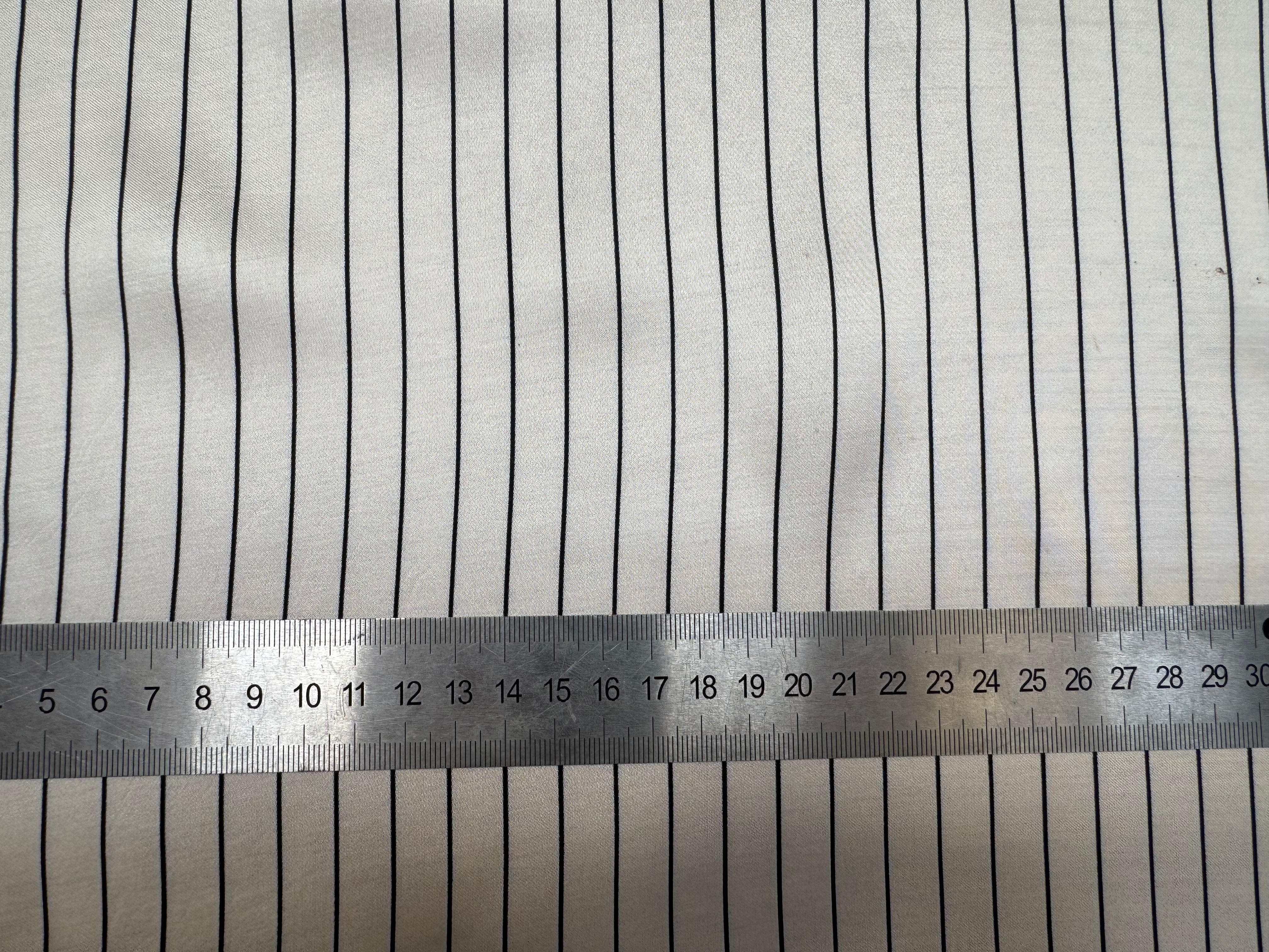VISCOSE DOUCE SATINÉ RAYÉ - My Little Coupon