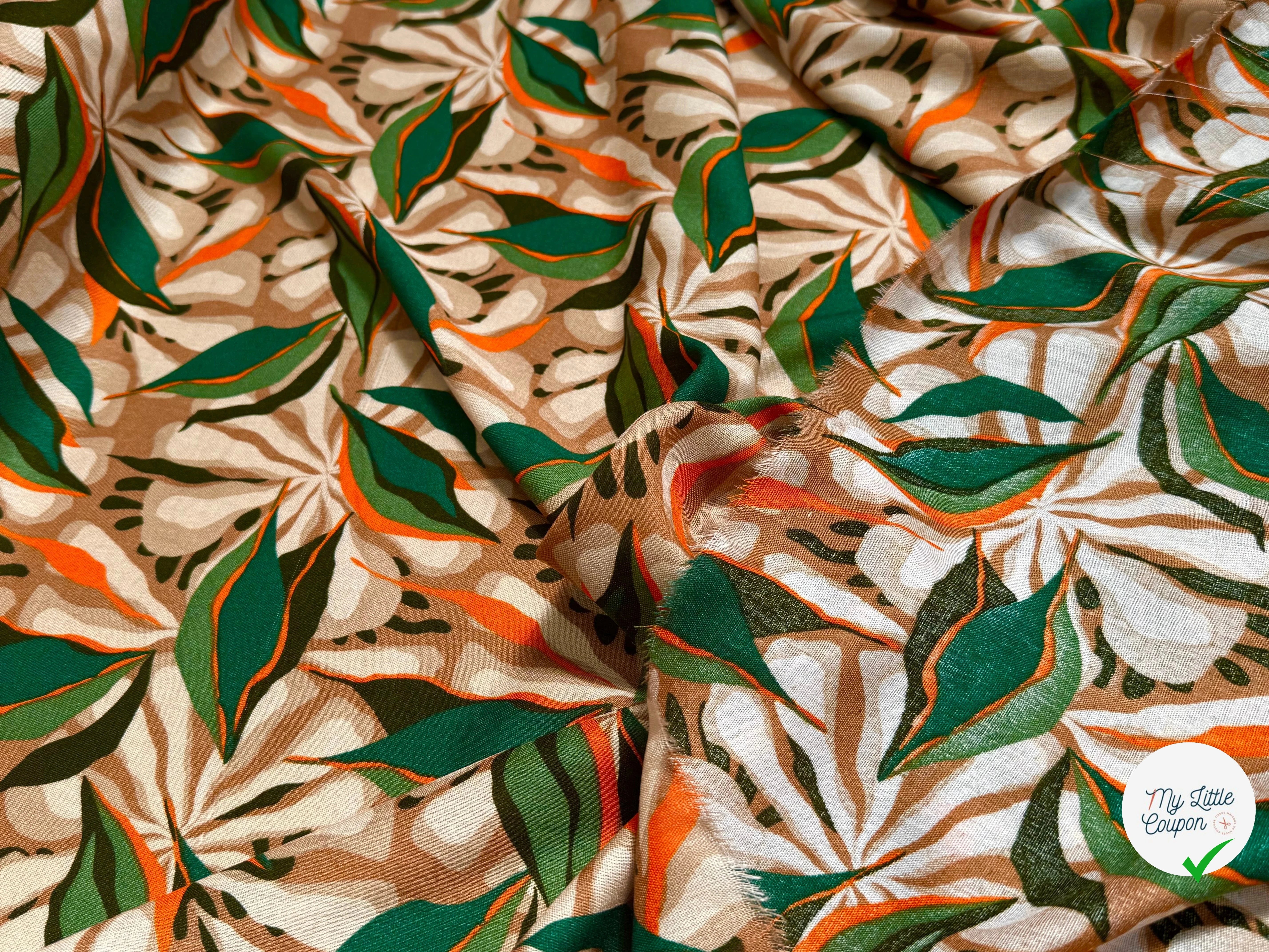 VISCOSE FLUIDE FOND BEIGE MOTIFS FEUILLAGES VERT ORANGE - My Little Coupon