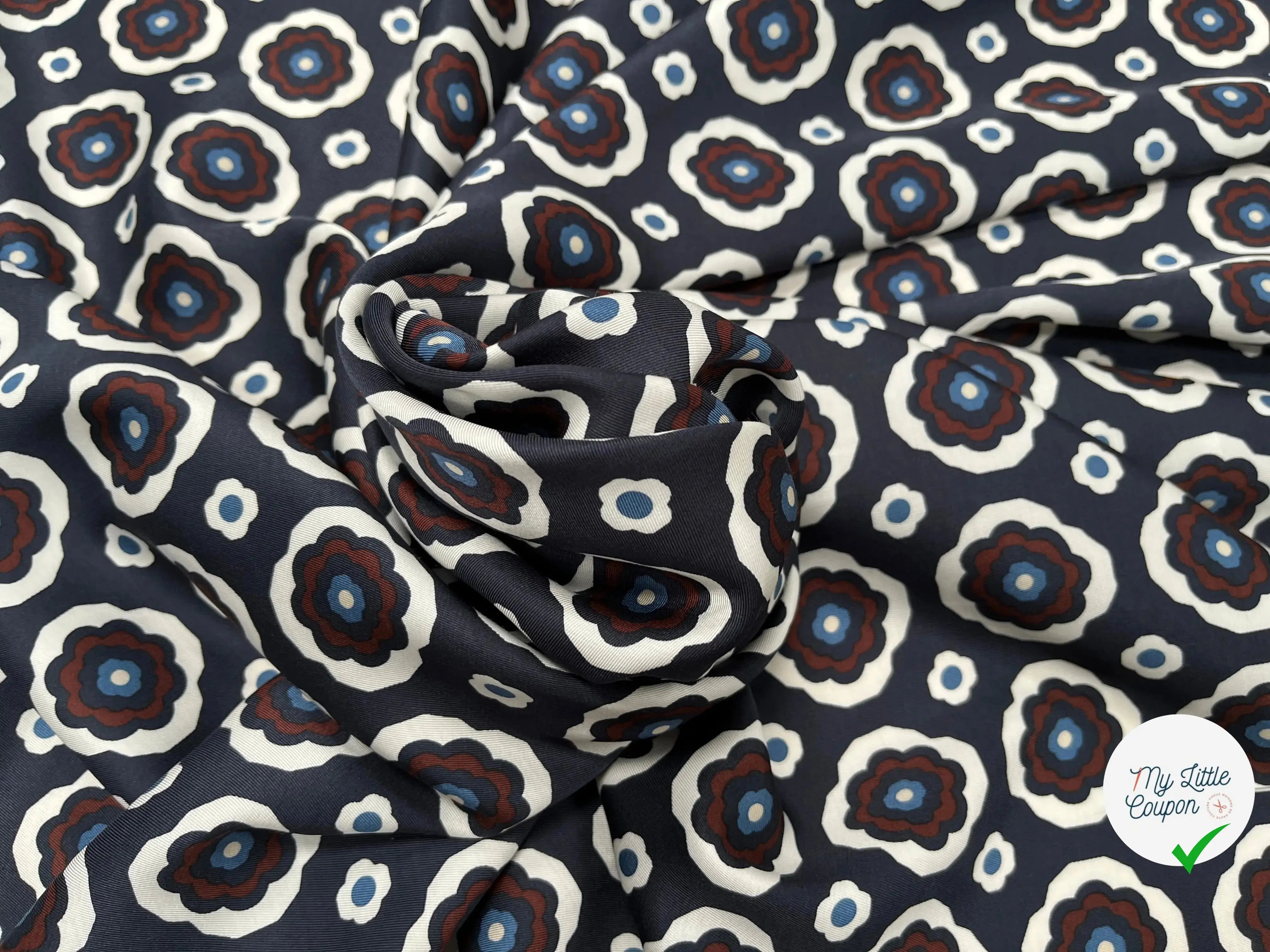 VISCOSE FOND BLEU NAVY MOTIFS FLEURS BLANC ET MARRON - My Little Coupon