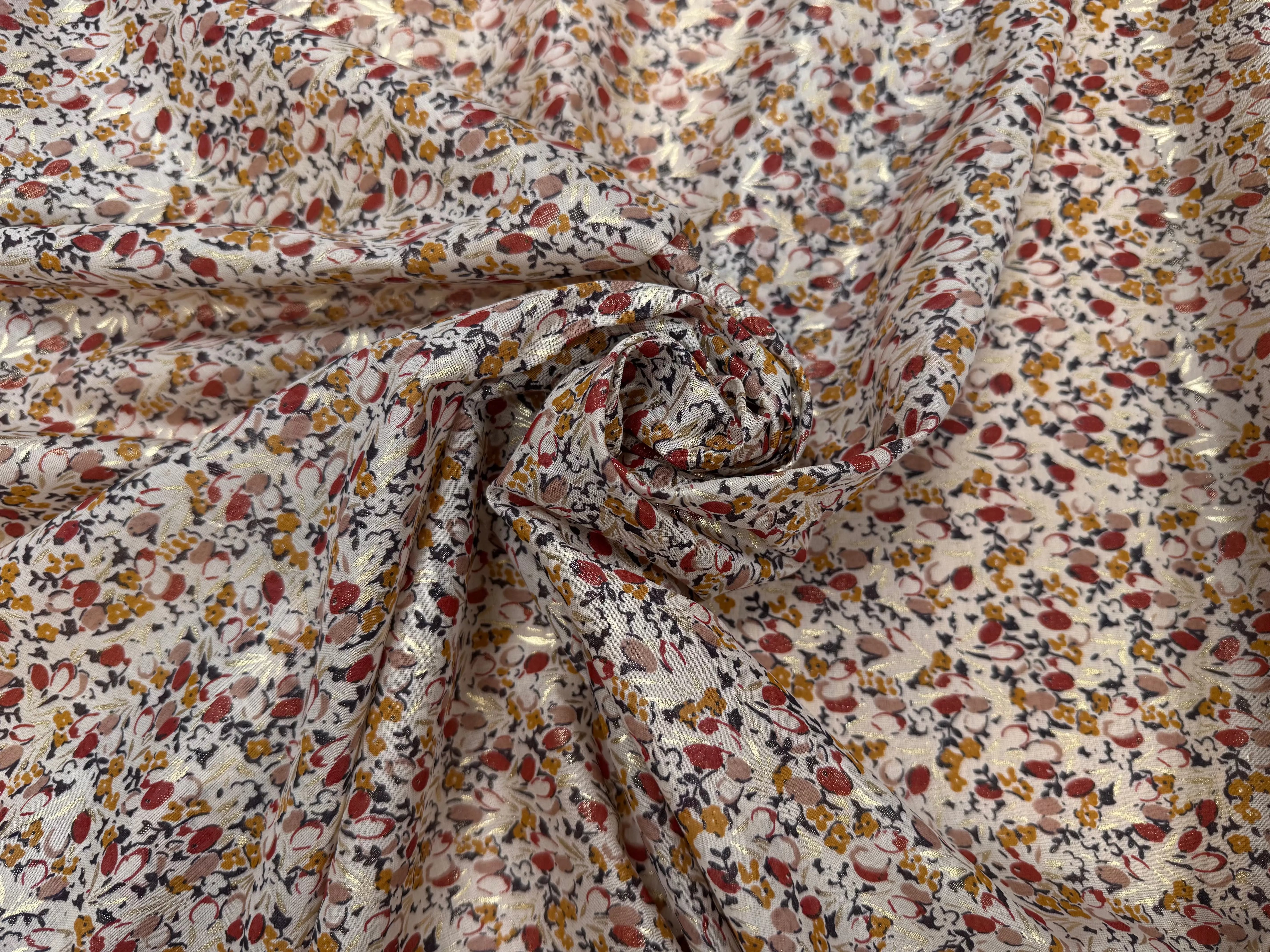 VOILE DE COTON EMERISÉ FOND CRÈME MOTIFS PETITES FLEURS - My Little Coupon