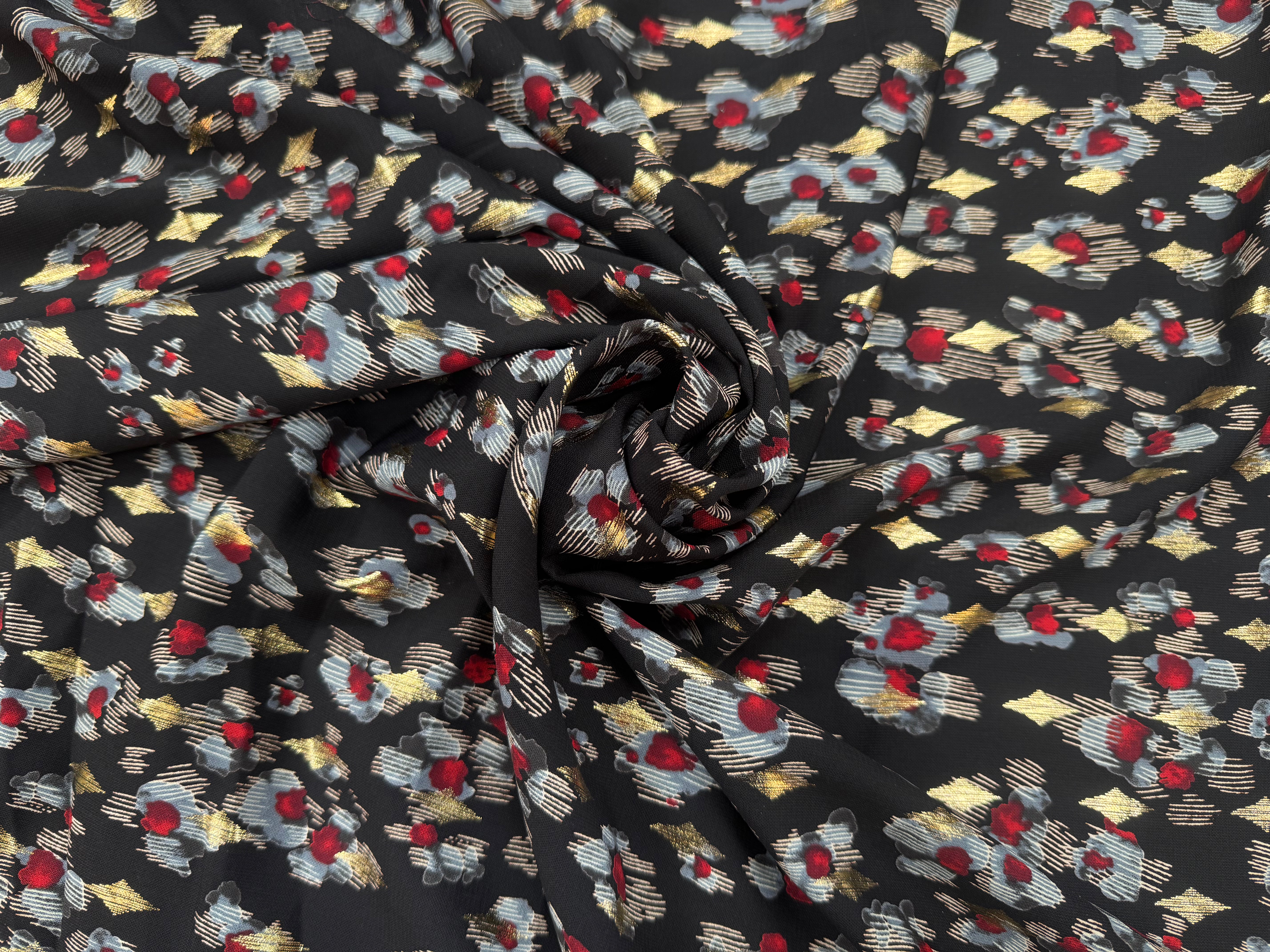 (Chute) WOOLPEACH FOND NOIR MOTIF FLEUR GRIS ET ROUGE AVEC DETAILS DORÉ - My Little Coupon