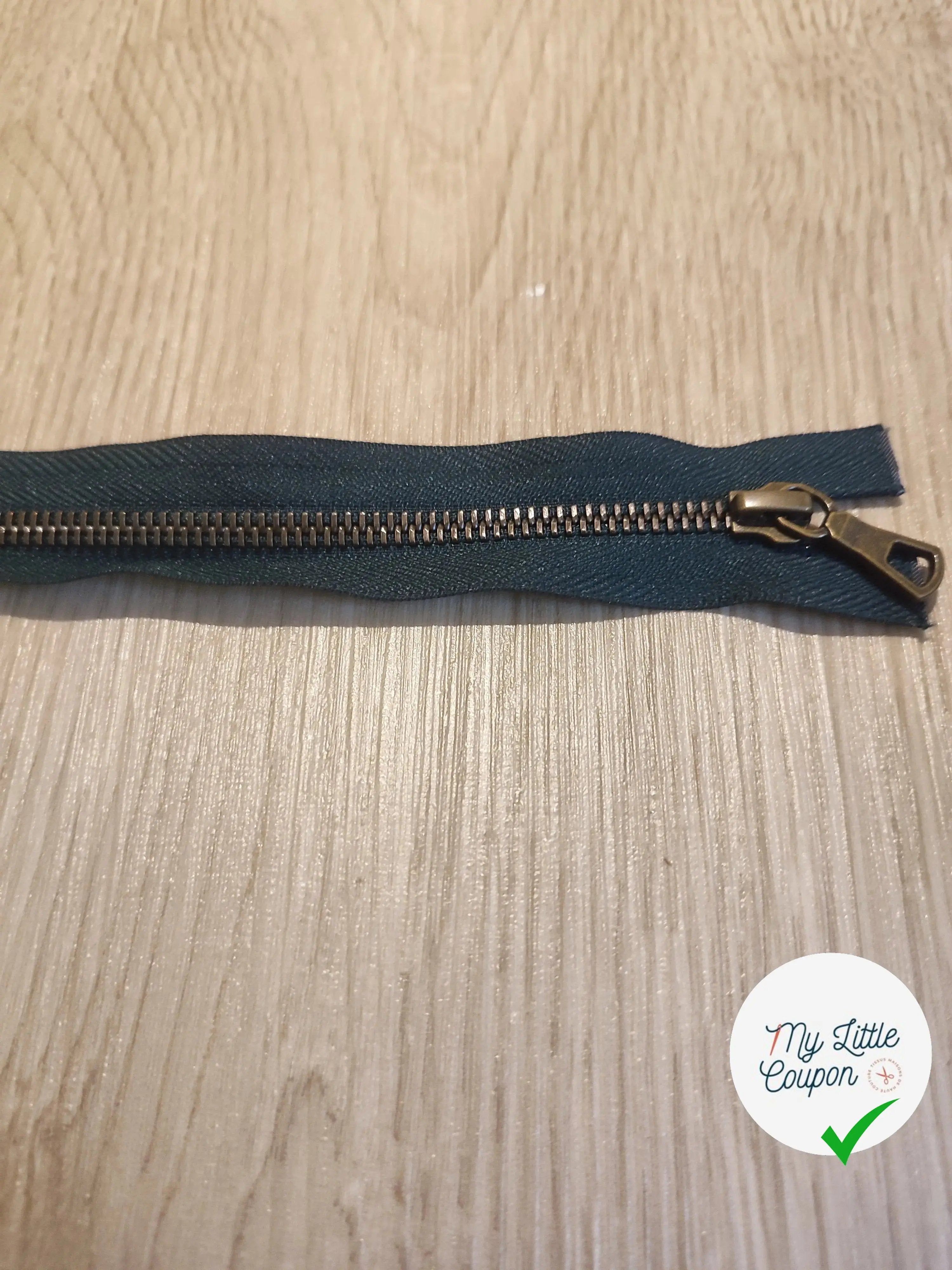 FERMETURE RIRI METAL SÉPARABLE 65CM VERT FONCÉ - My Little Coupon