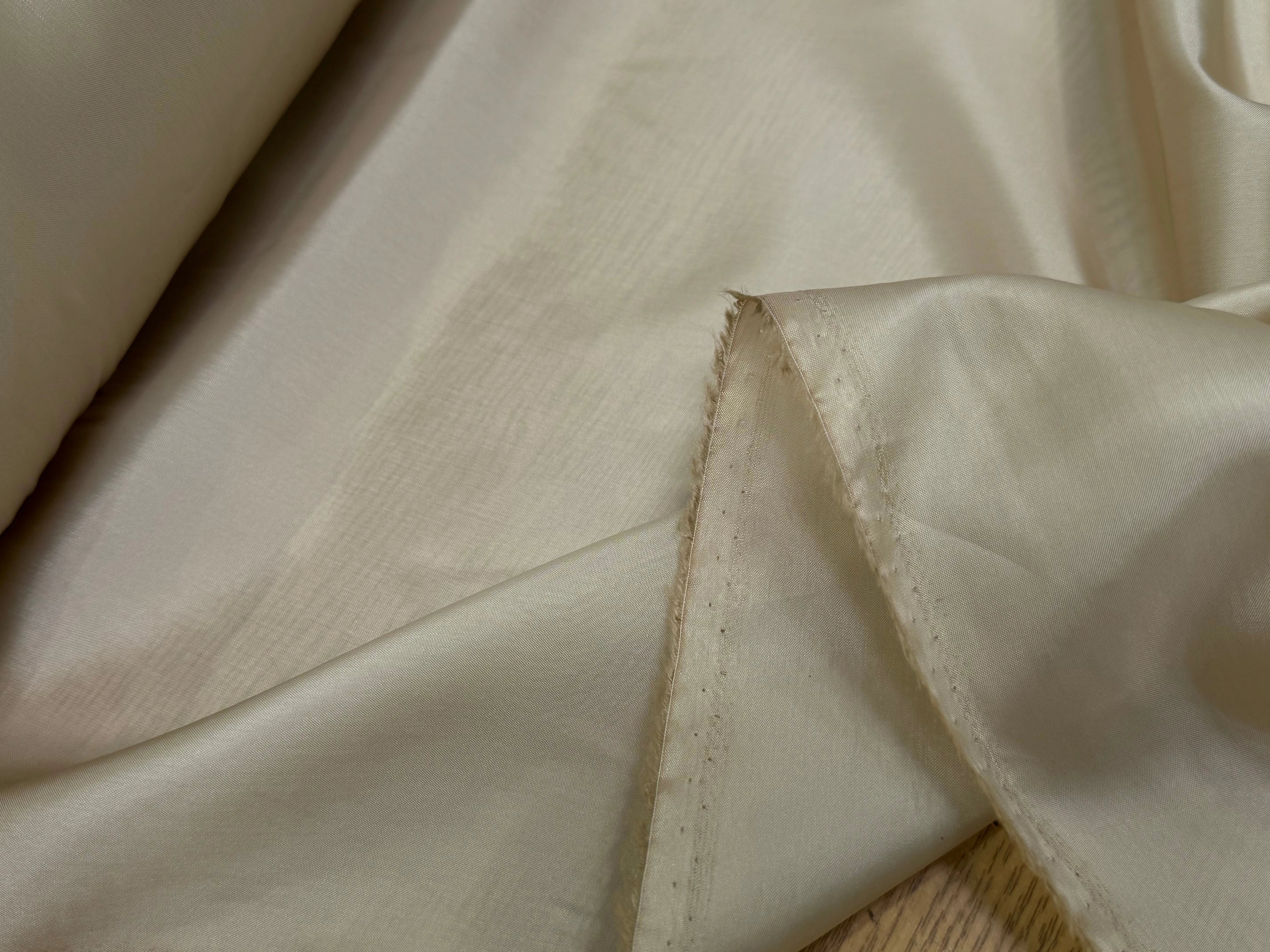 DOUBLURE ACETATE CUPRO FINE LÉGÈREMENT SATINÉE BEIGE FONCÉ - My Little Coupon