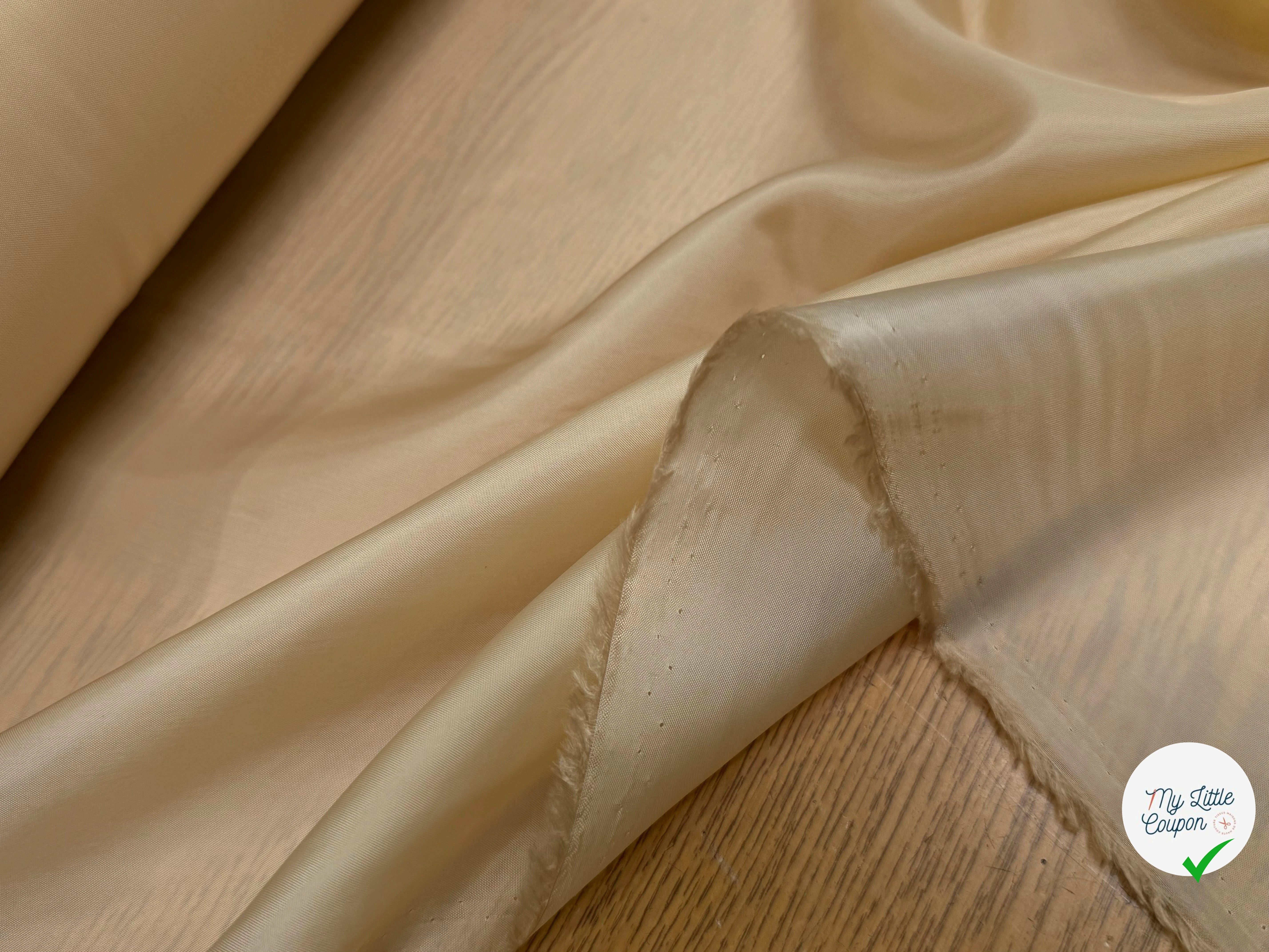 DOUBLURE ACETATE CUPRO FINE LÉGÈREMENT SATINÉE BEIGE VANILLÉ - My Little Coupon