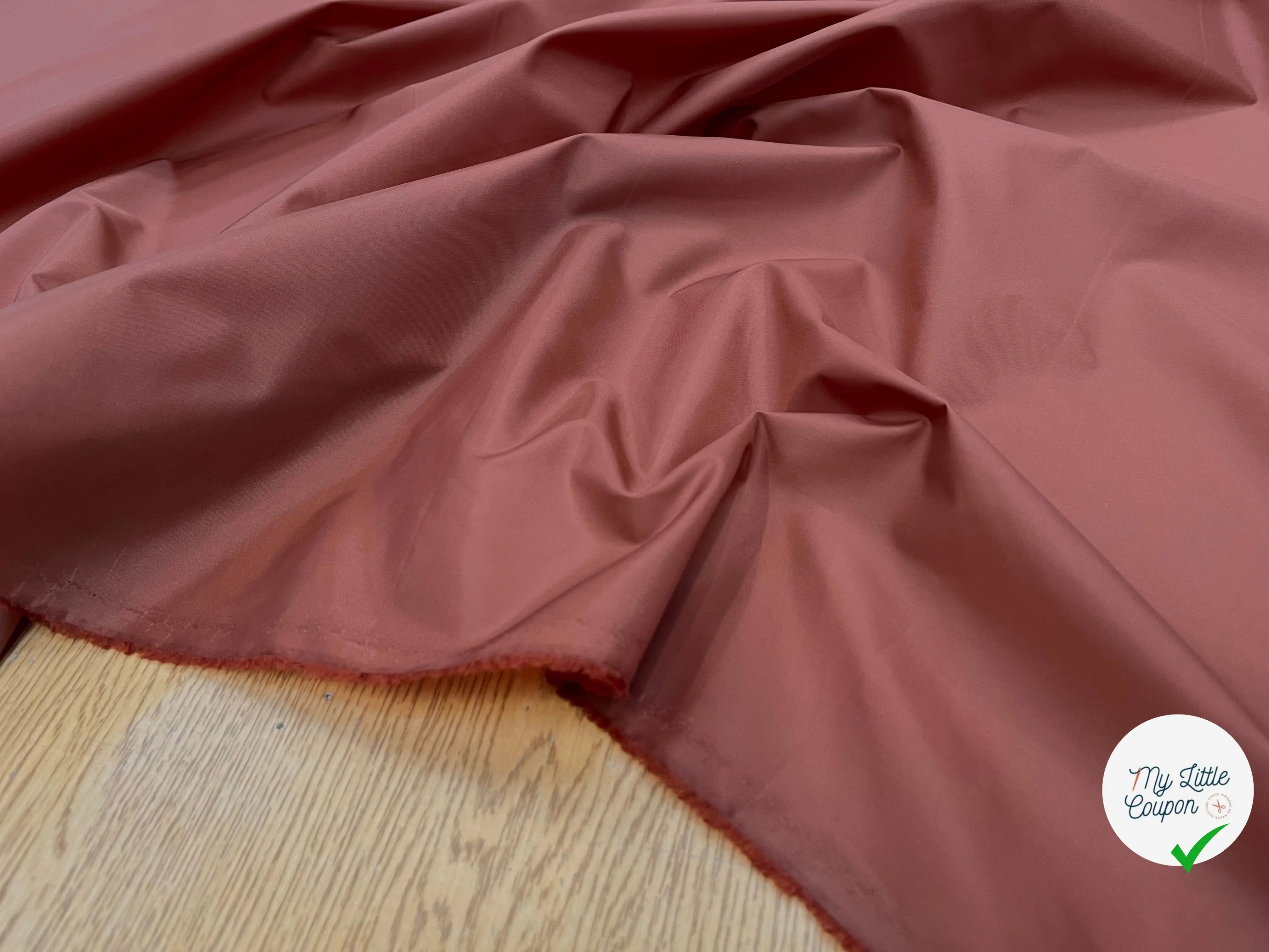 TAFFETAS VYNIL VETEMENT DE PLUIE MARRON BORDEAUX - My Little Coupon