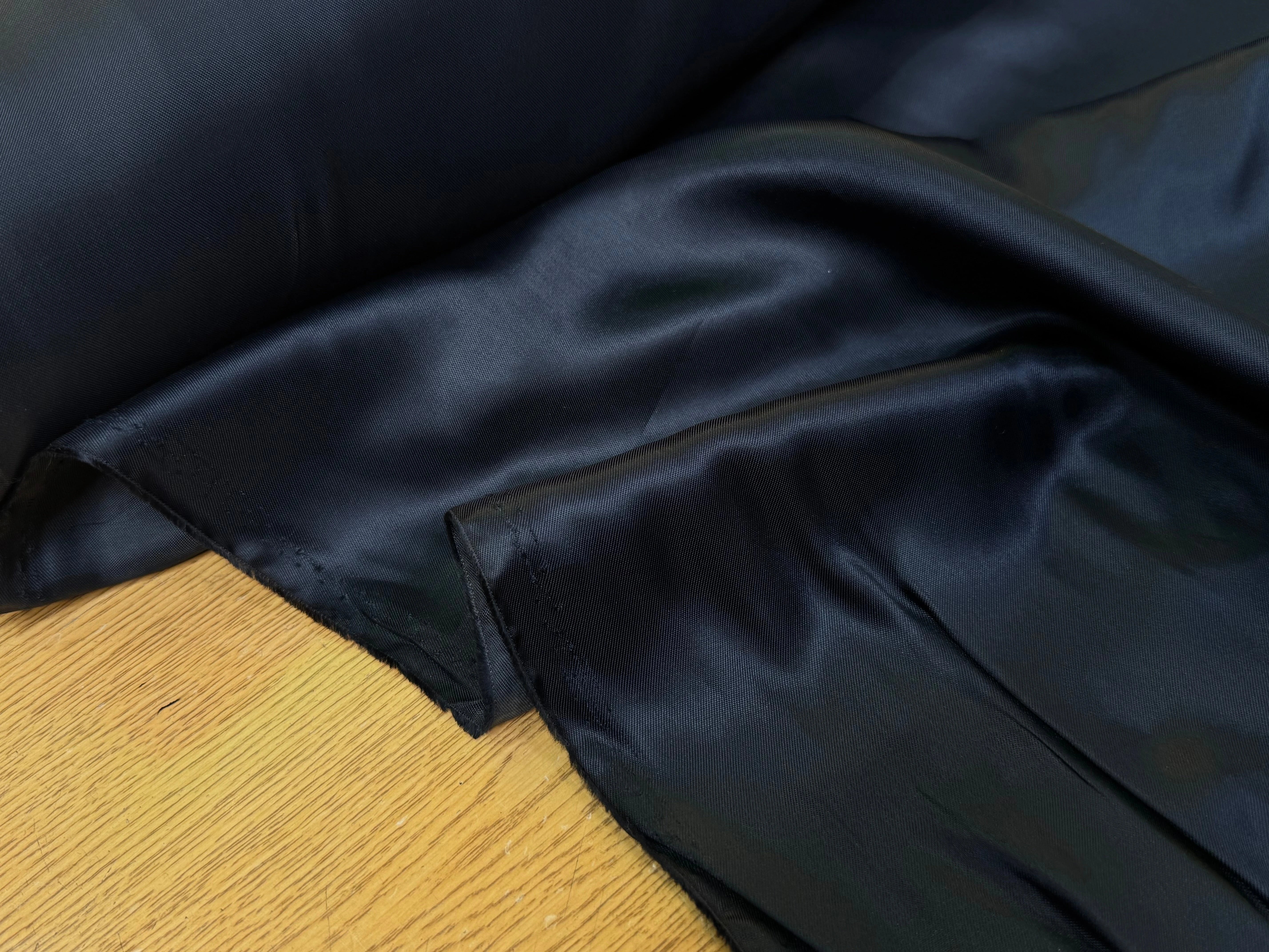 DOUBLURE VISCOSE ACETATE BLEU NUIT LÉGÈREMENT SATINÉE - My Little Coupon