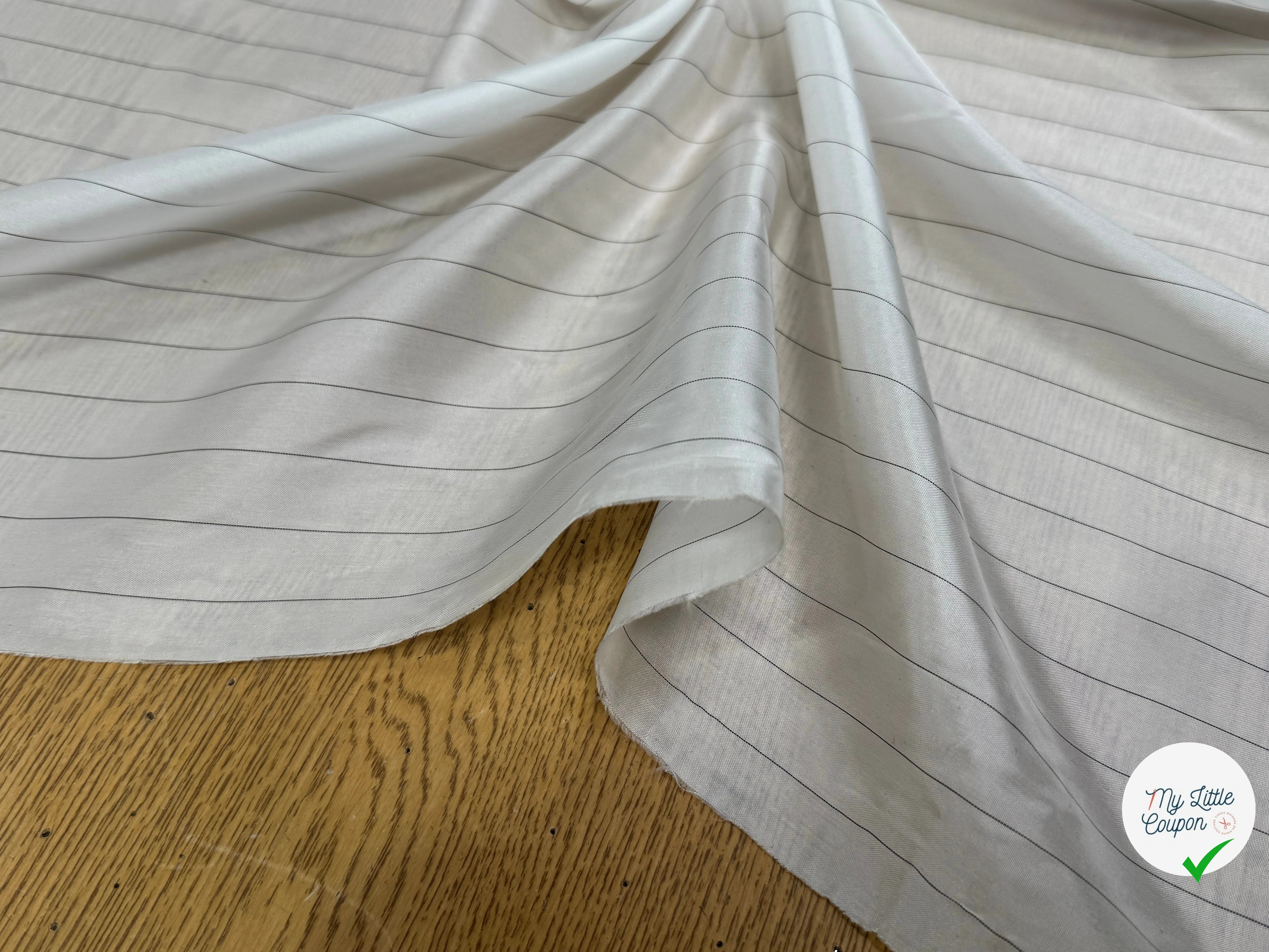 DOUBLURE VISCOSE FINE IVOIRE À FINE RAYURES NOIRES - My Little Coupon