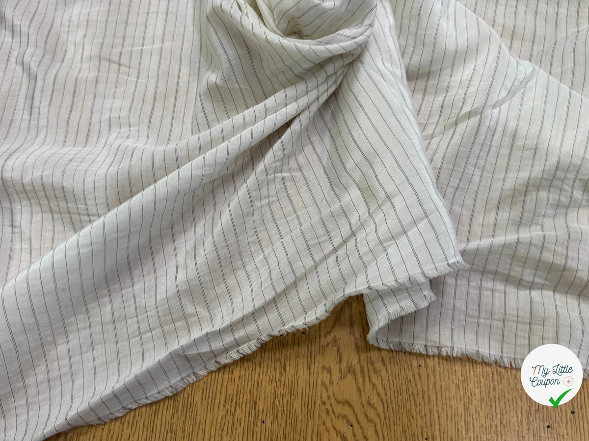 DOUBLURE VISCOSE LÉGÈREMENT SATINÉE ÉCRUE À RAYURES GRISES 100% VISCOSE - My Little Coupon