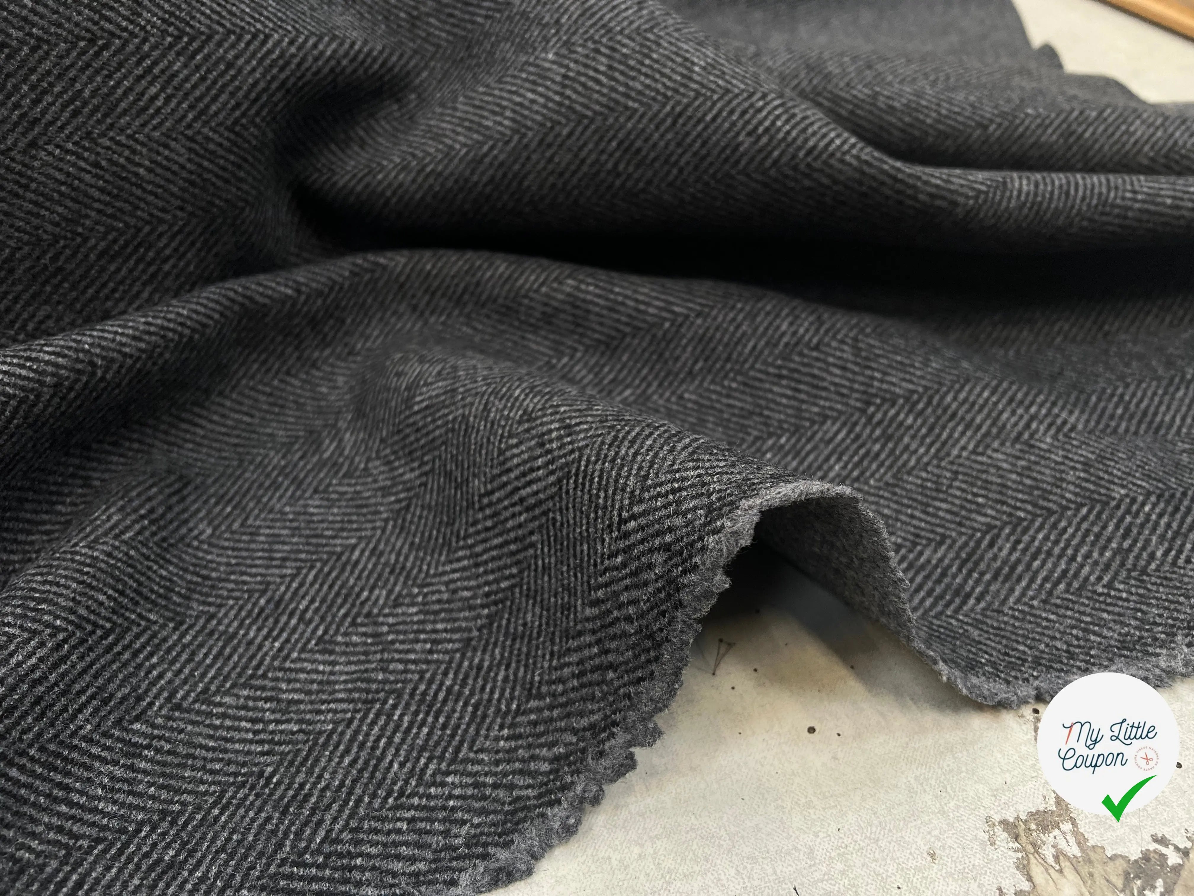 DRAP DE LAINE CHEVRONS FOND GRIS - My Little Coupon