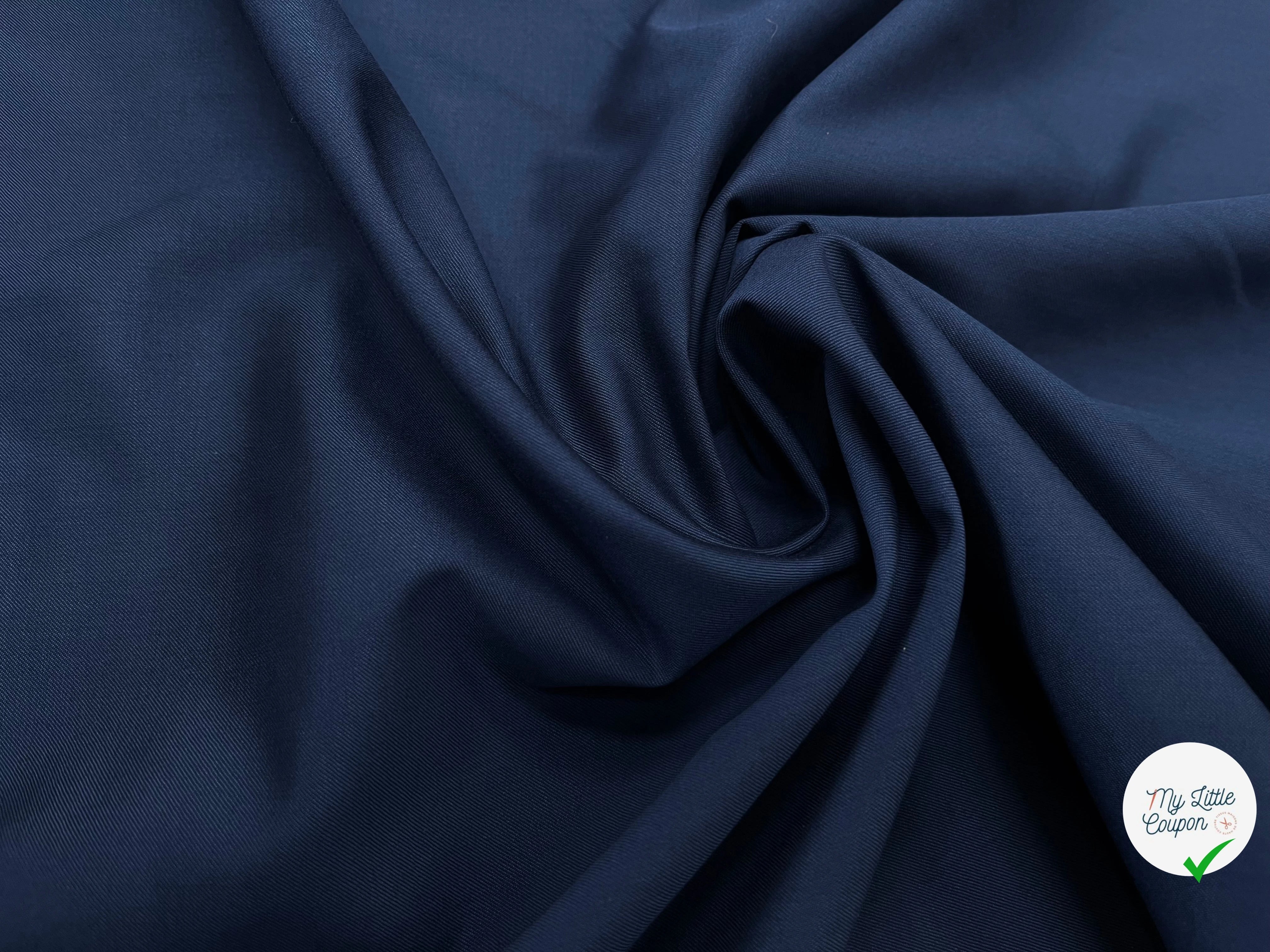 DRAPERIE DE LAINE BLEU CHIC AVEC UN FIL ROUGE SUR LA LISIÈRE 157CM - My Little Coupon