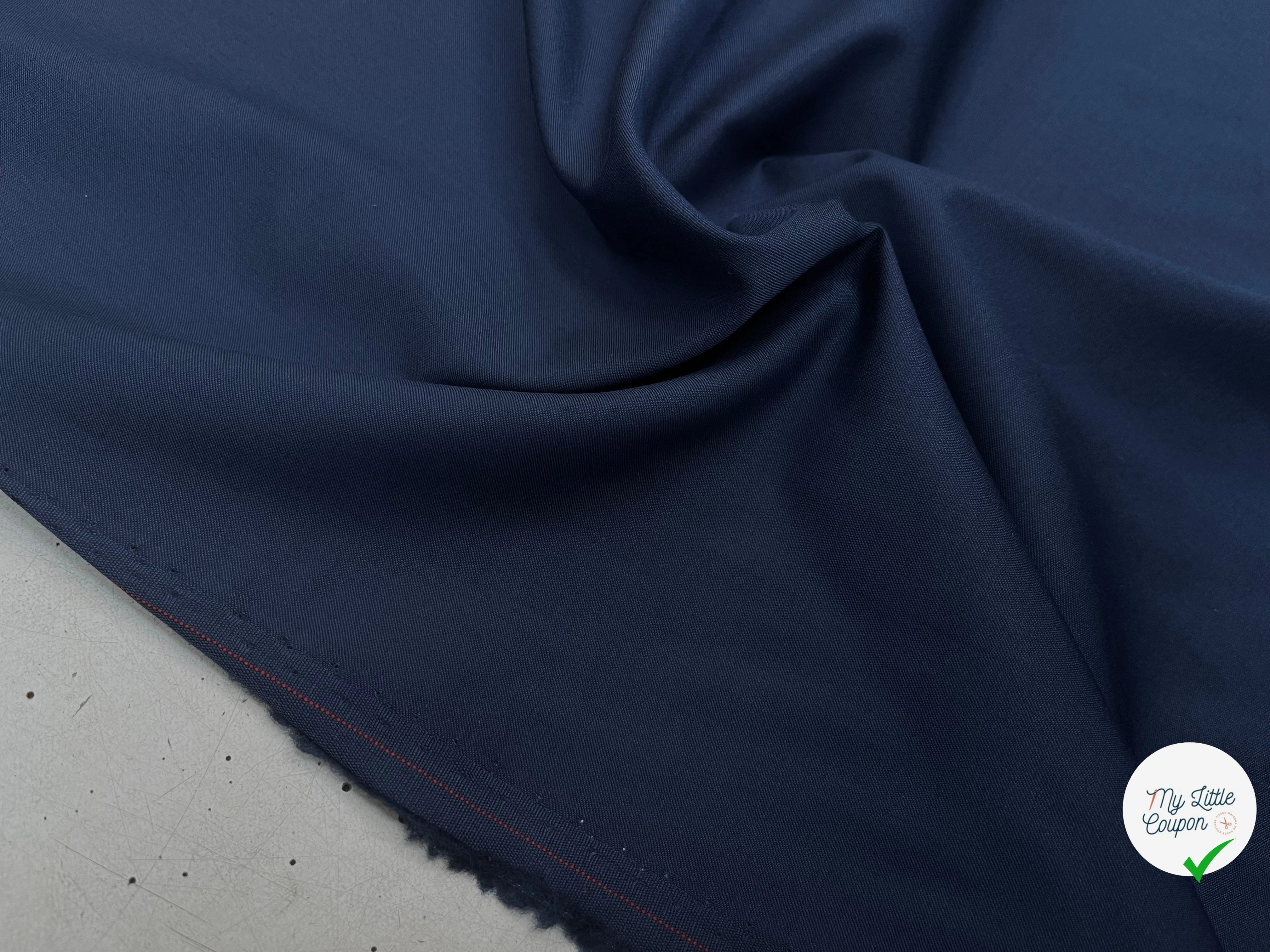 DRAPERIE DE LAINE BLEU CHIC AVEC UN FIL ROUGE SUR LA LISIÈRE 157CM - My Little Coupon
