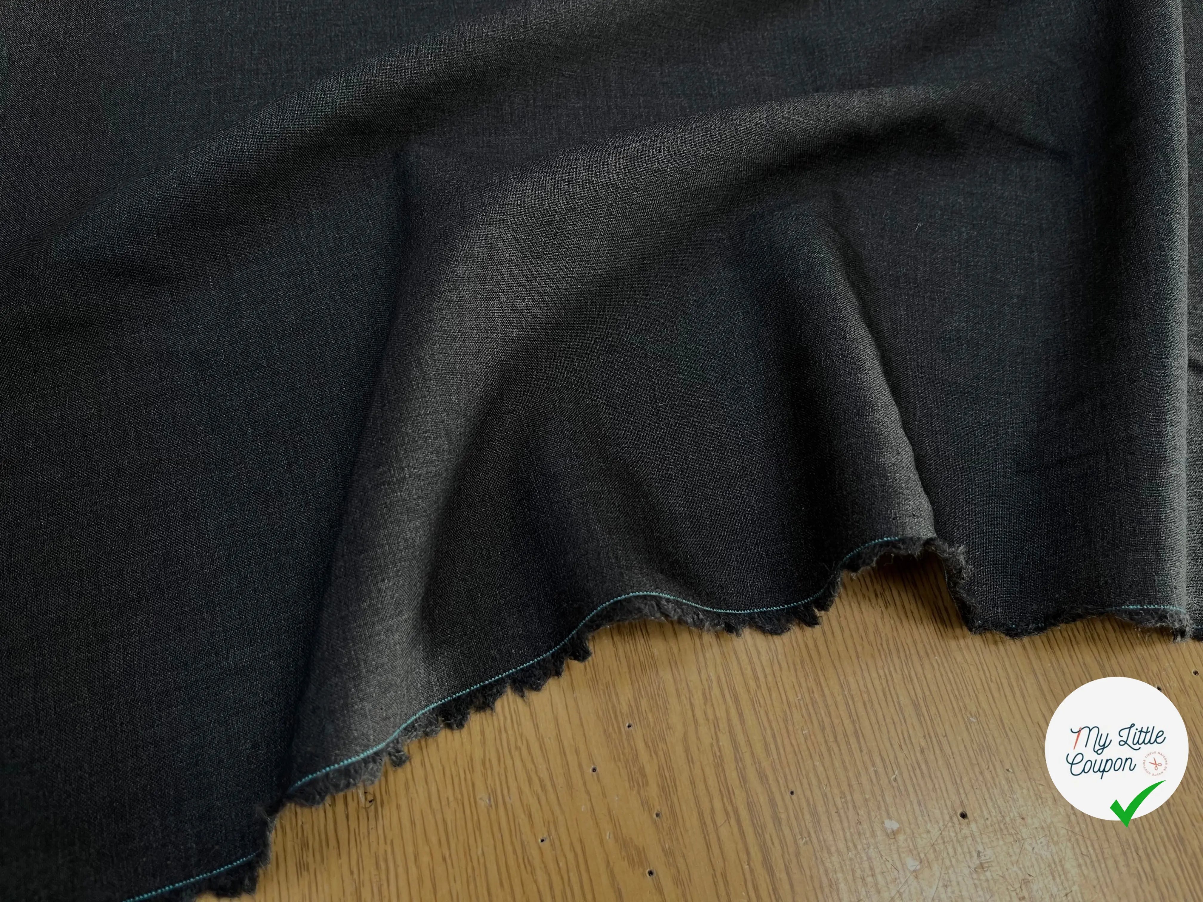 DRAPERIE DE LAINE GRIS FONCÉ FIL BLEU SUR UNE LISIÈRE & DEPERLANTE - My Little Coupon