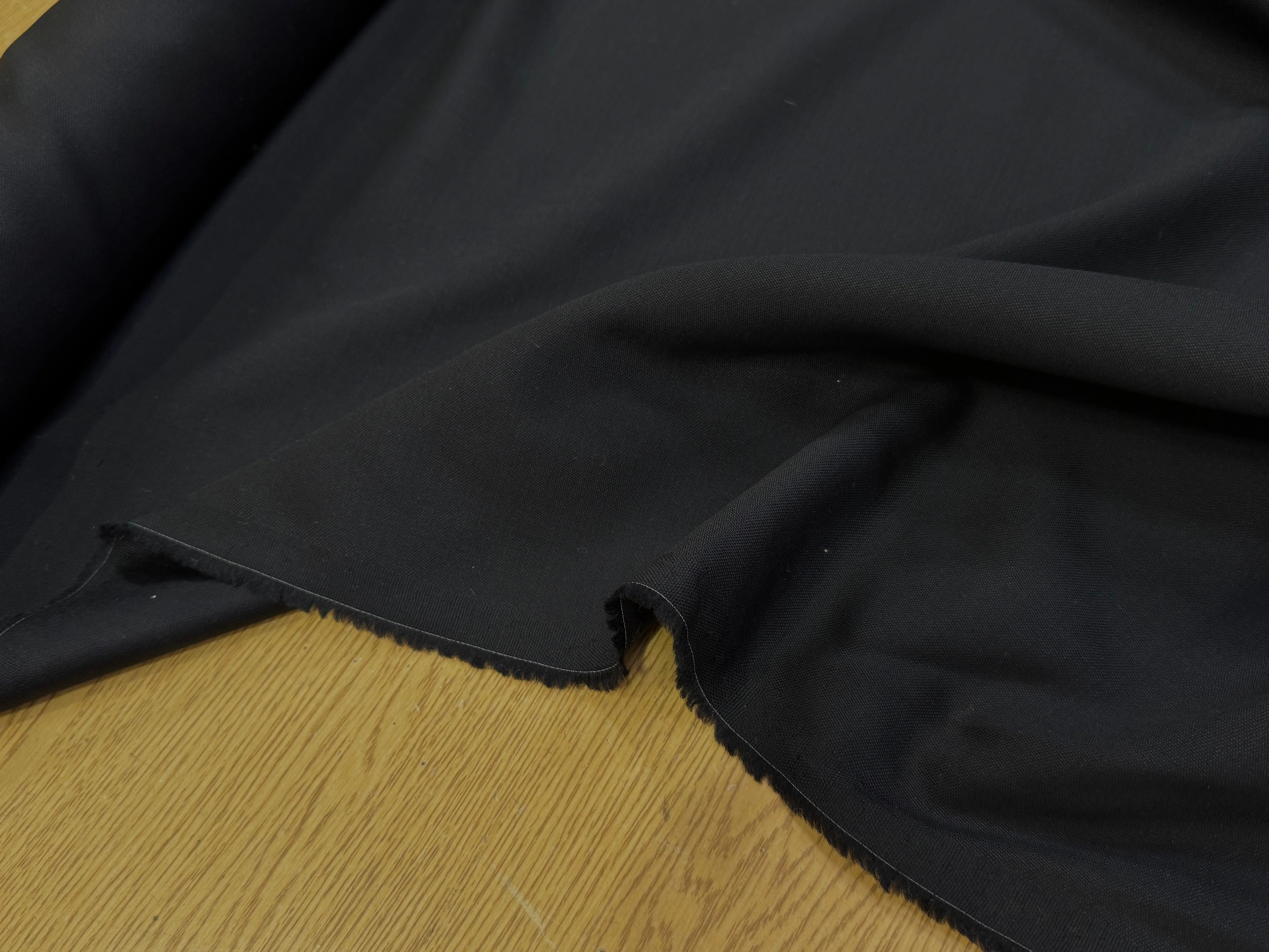 DRAPERIE DE LAINE NOIR ÉLÉGANT - My Little Coupon