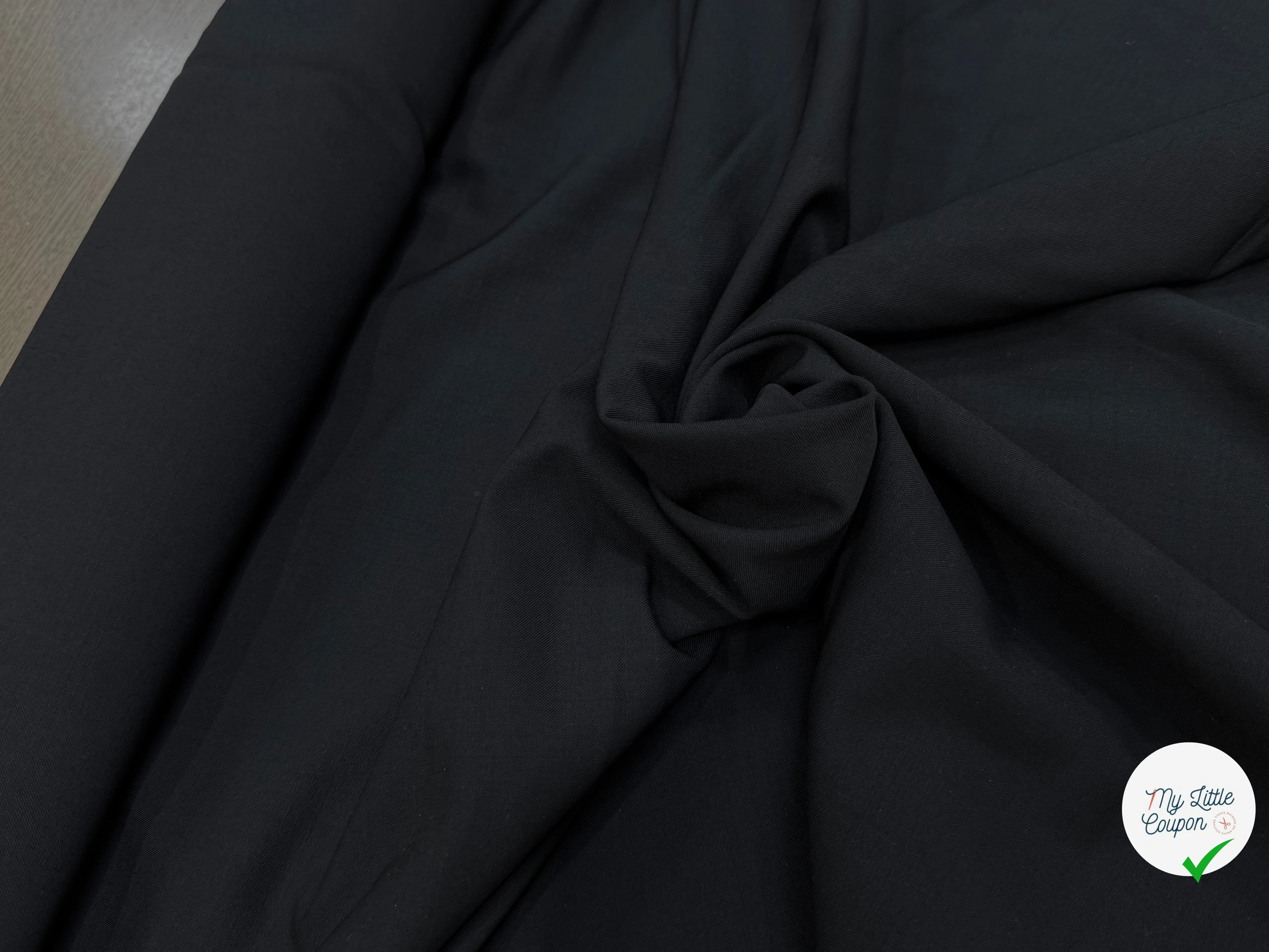 DRAPERIE DE LAINE NOIR ULTRA BELLE NOIR 77% LAINE VIERGE STRETCH - My Little Coupon