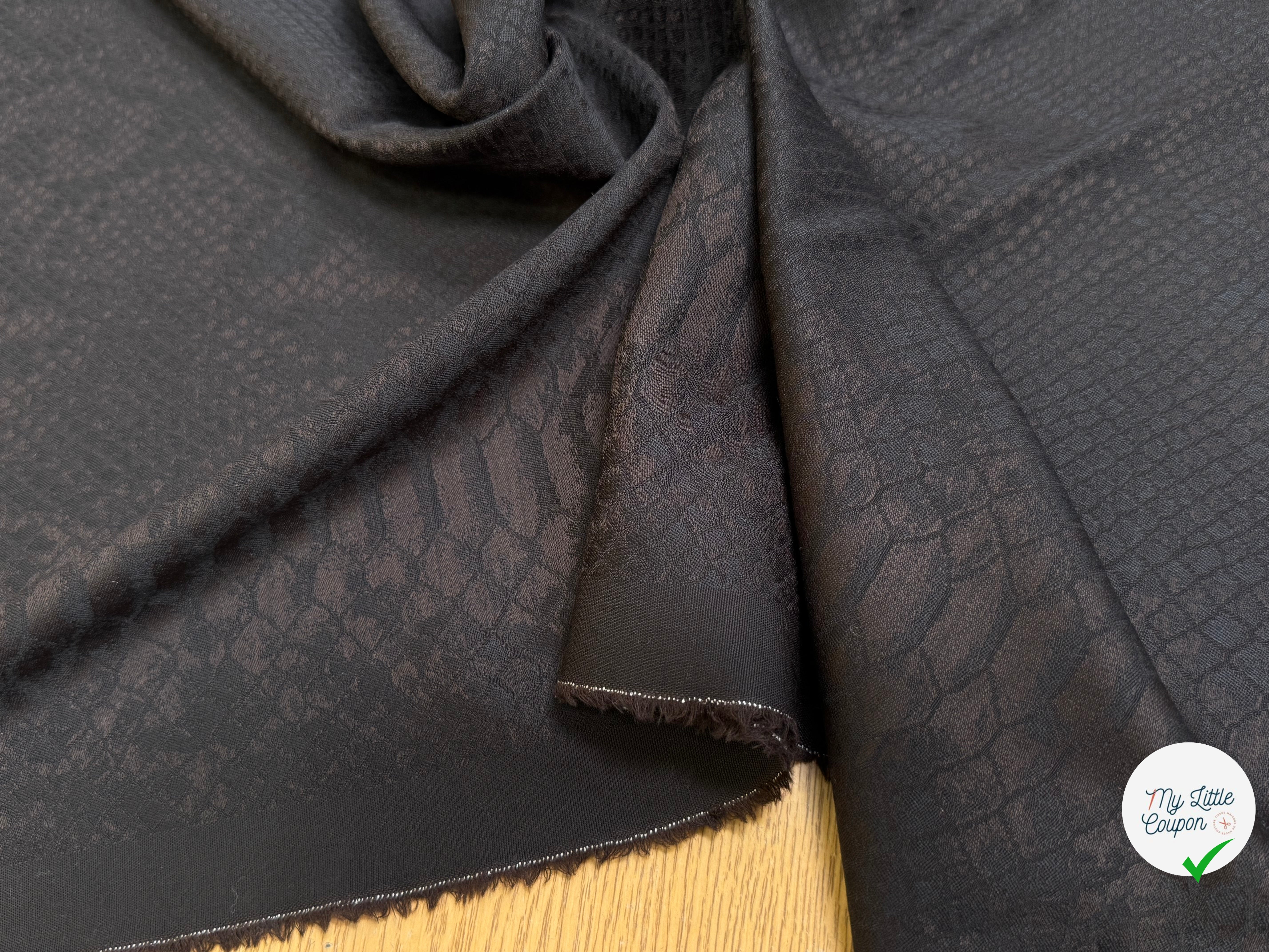 DRAPERIE DE LAINE PYTHON MARRON NOIR LÉGÈREMENT SATINÉE TRÈS CHIC - My Little Coupon