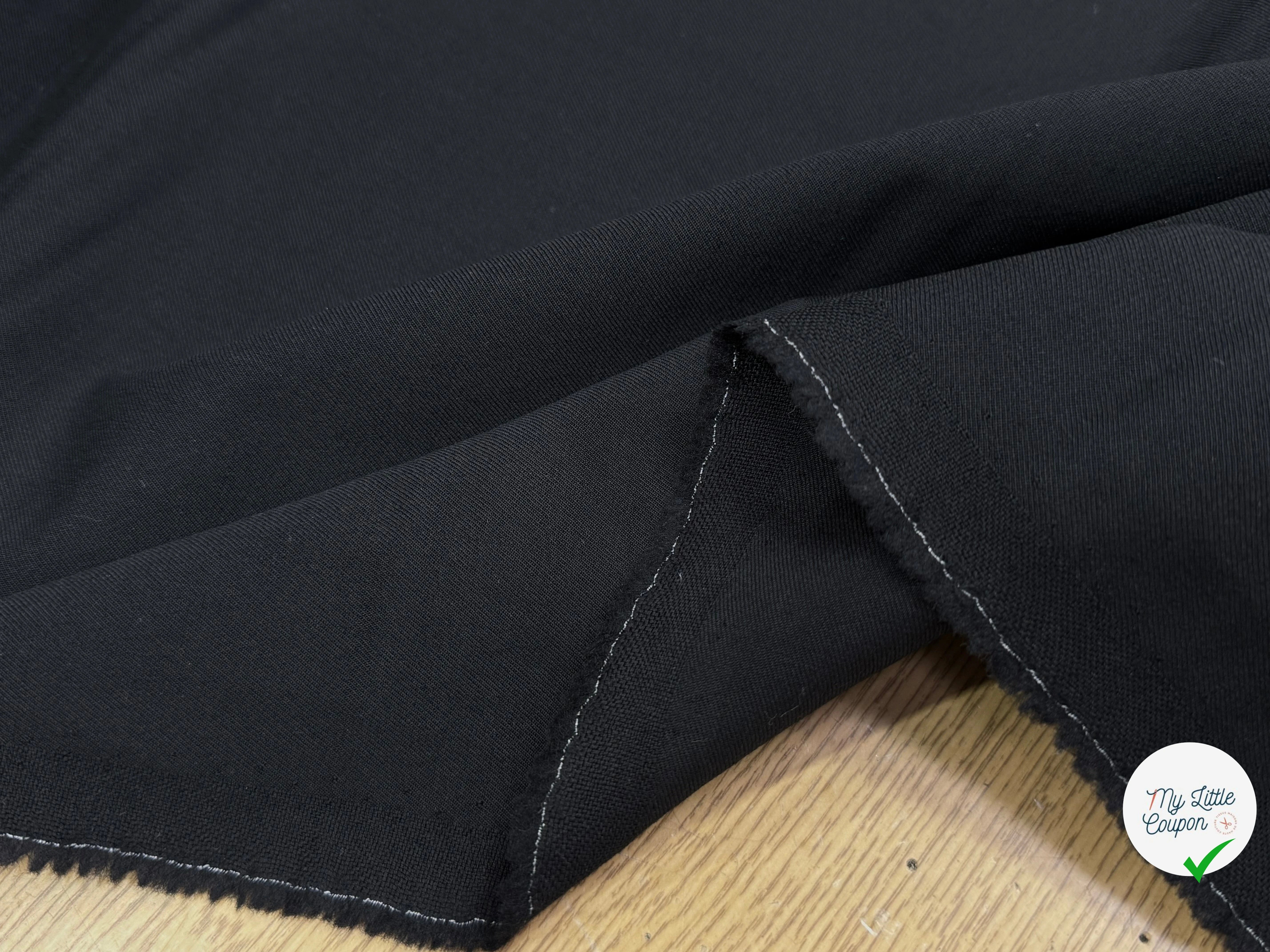 DRAPERIE DE LAINE STRETCH LÉGÈREMENT STRIÉE NOIR TRÈS BELLE TENUE - My Little Coupon
