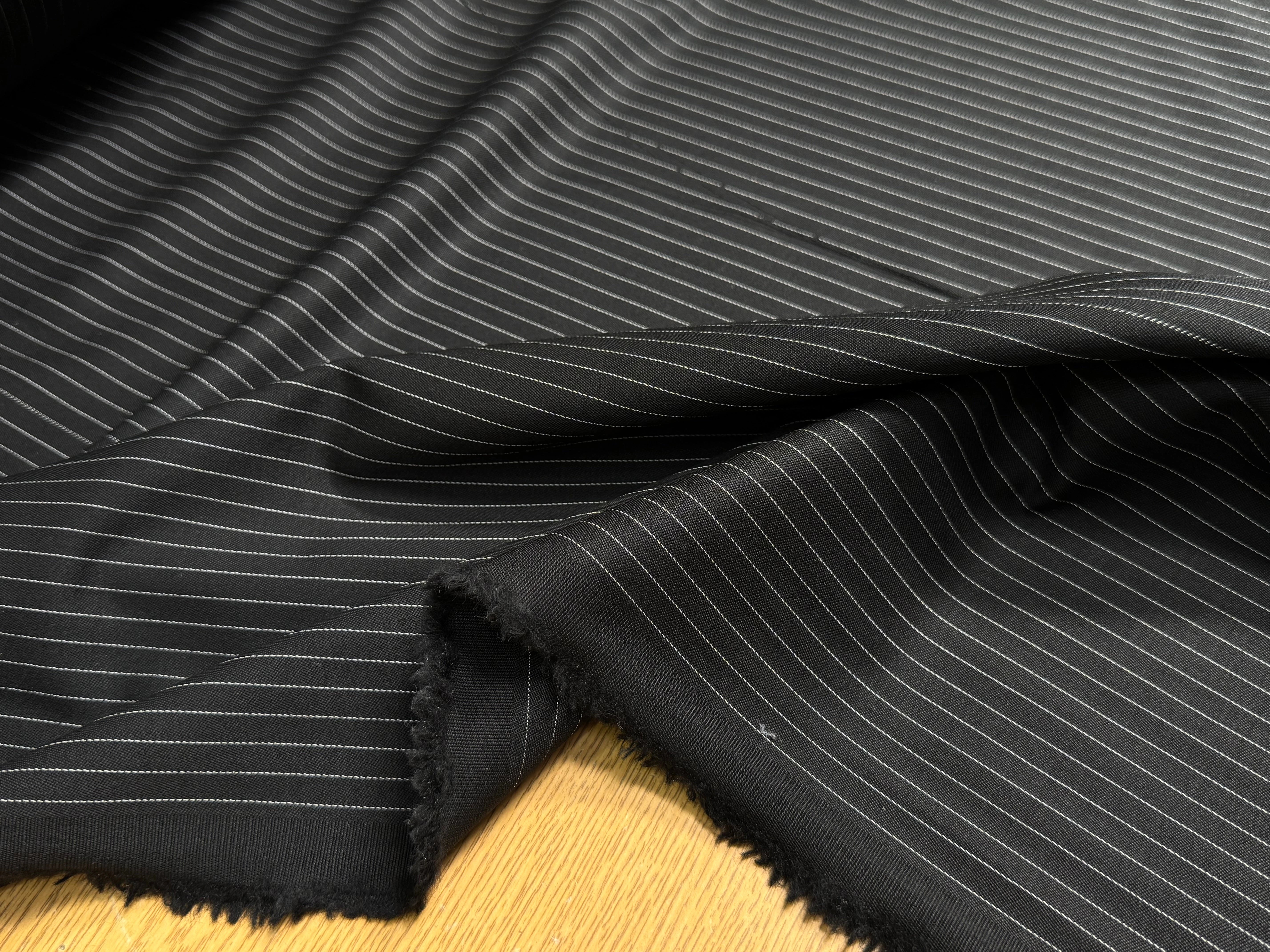 DRAPERIE DE LAINE STRETCH RAYURES TENNIS NOIR - My Little Coupon