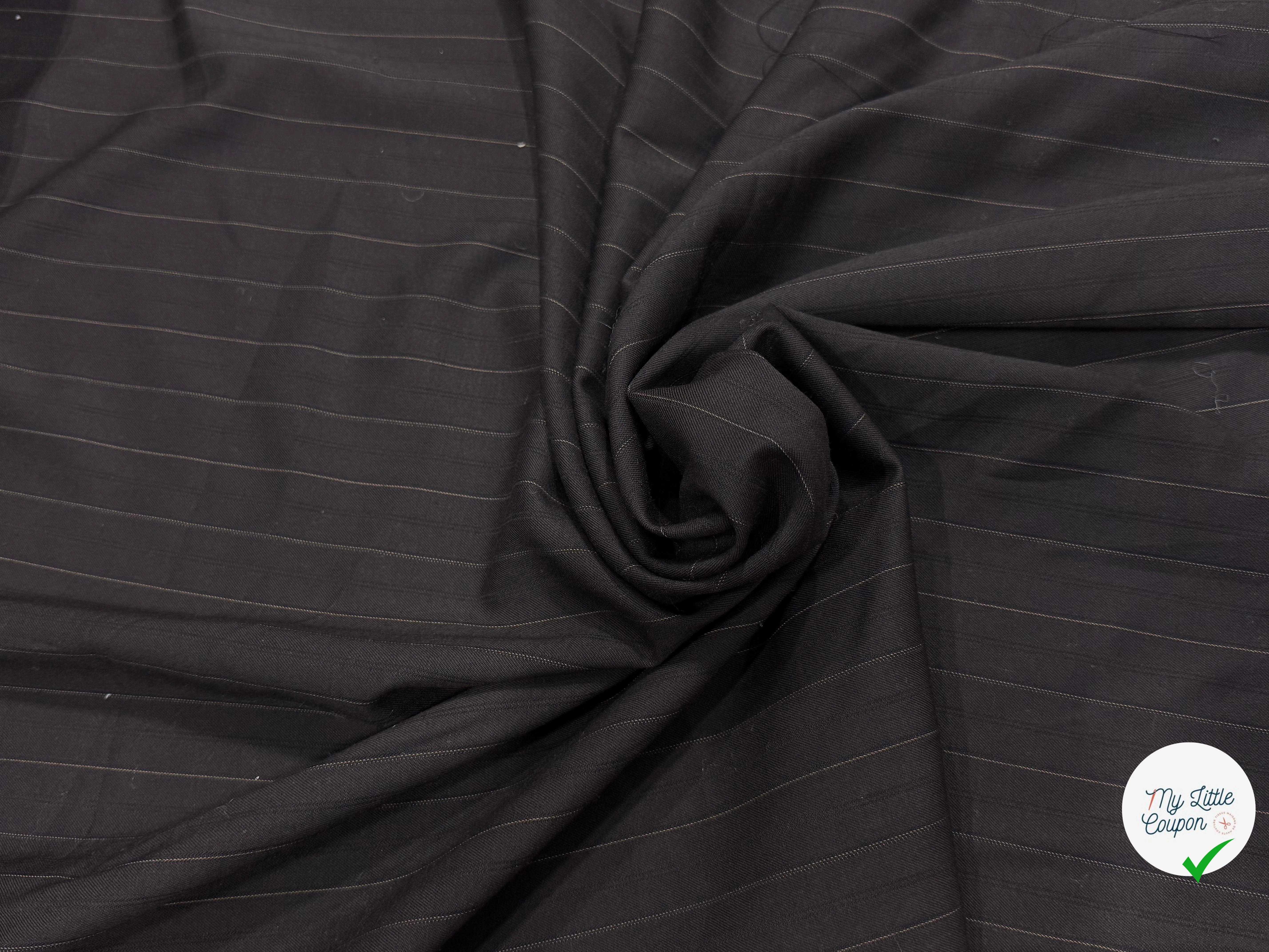 DRAPERIE ÉLÉGANTE NOIRE À FINES RAYURES LAINE STRETCH - My Little Coupon