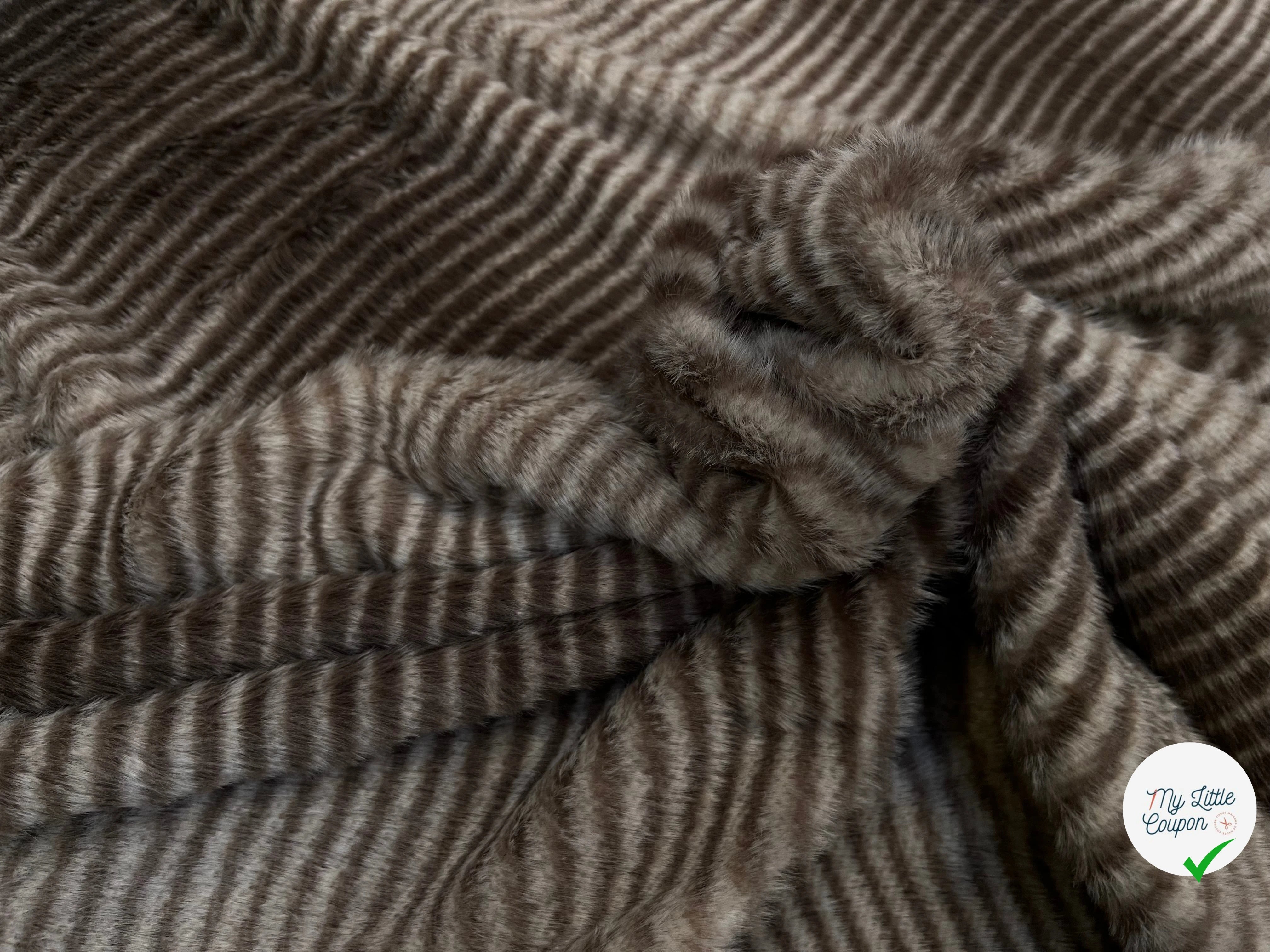 FAUSSE FOURRURE RAYURE MARRON BEIGE - My Little Coupon