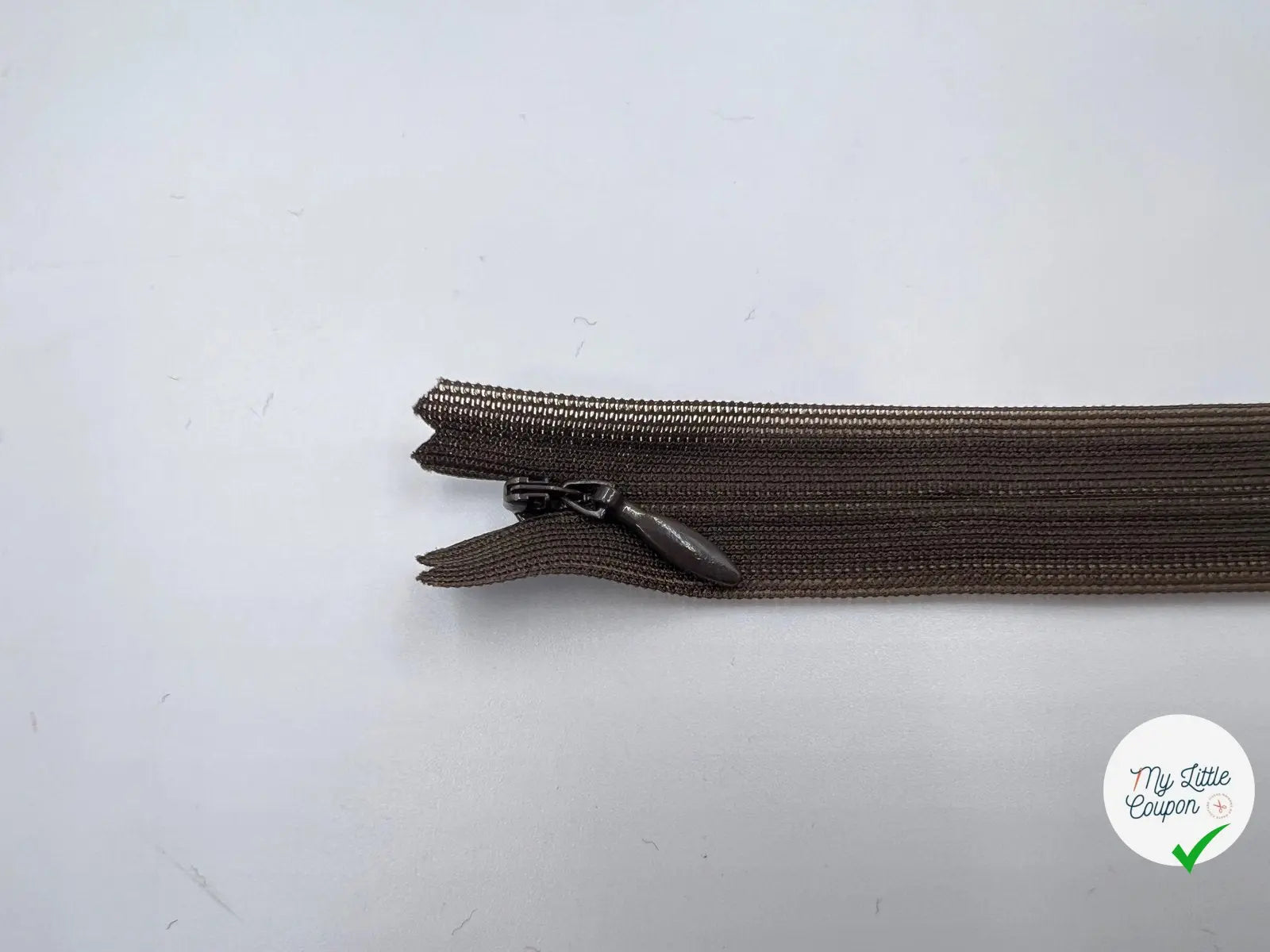 FERMETURE INVISIBLE COLORIS MARRON 22CM - My Little Coupon - tissu - coudre