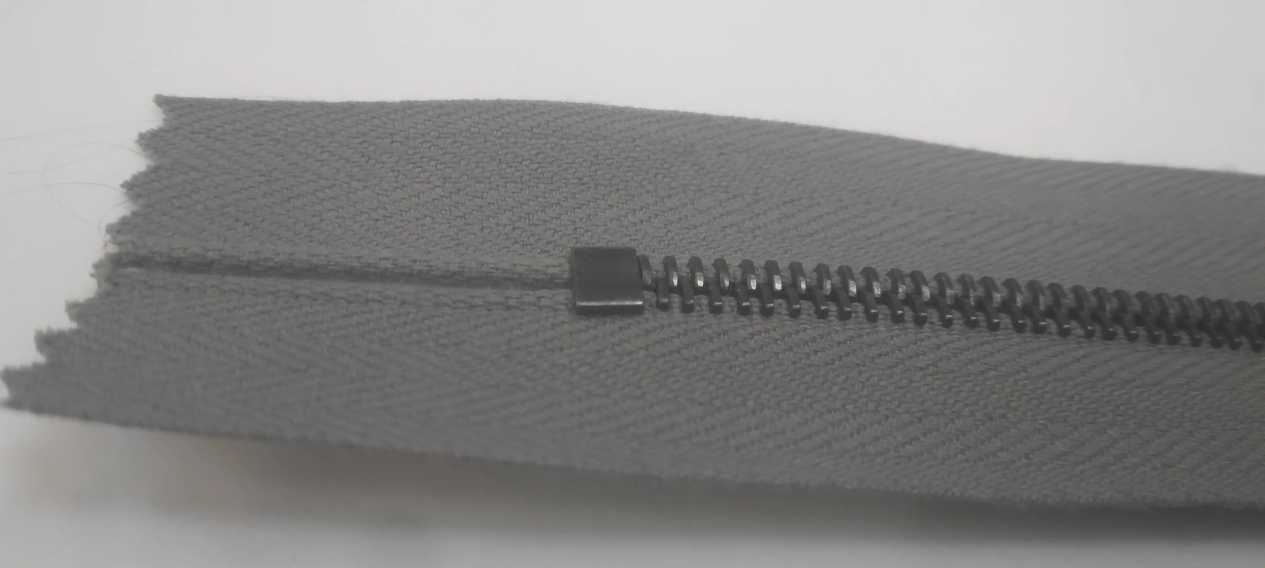FERMETURE NON SÉPARABLE 25 CM GRIS - My Little Coupon