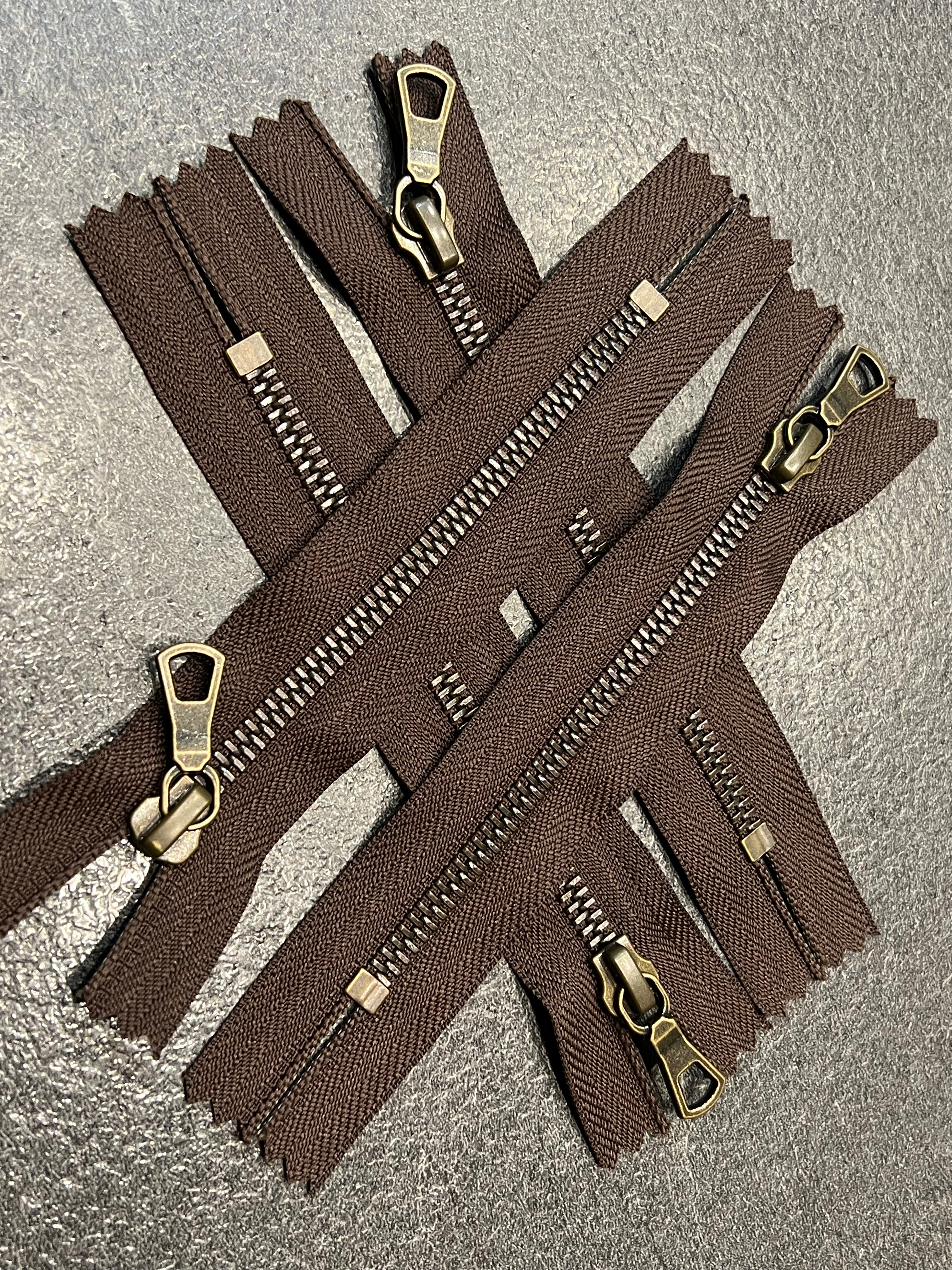FERMETURE NON SÉPARABLE CHOCOLAT 13cm - My Little Coupon