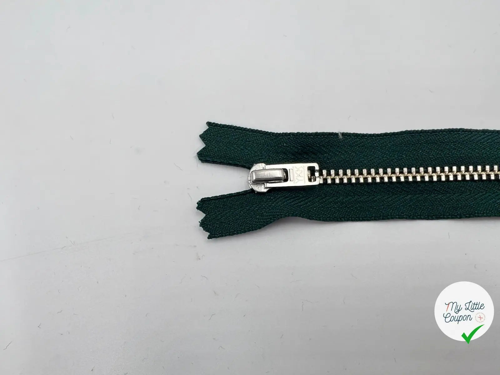 FERMETURE NON SÉPARABLE METAL ARGENT COLORIS VERT SAPIN 10CM - My Little Coupon - tissu - coudre