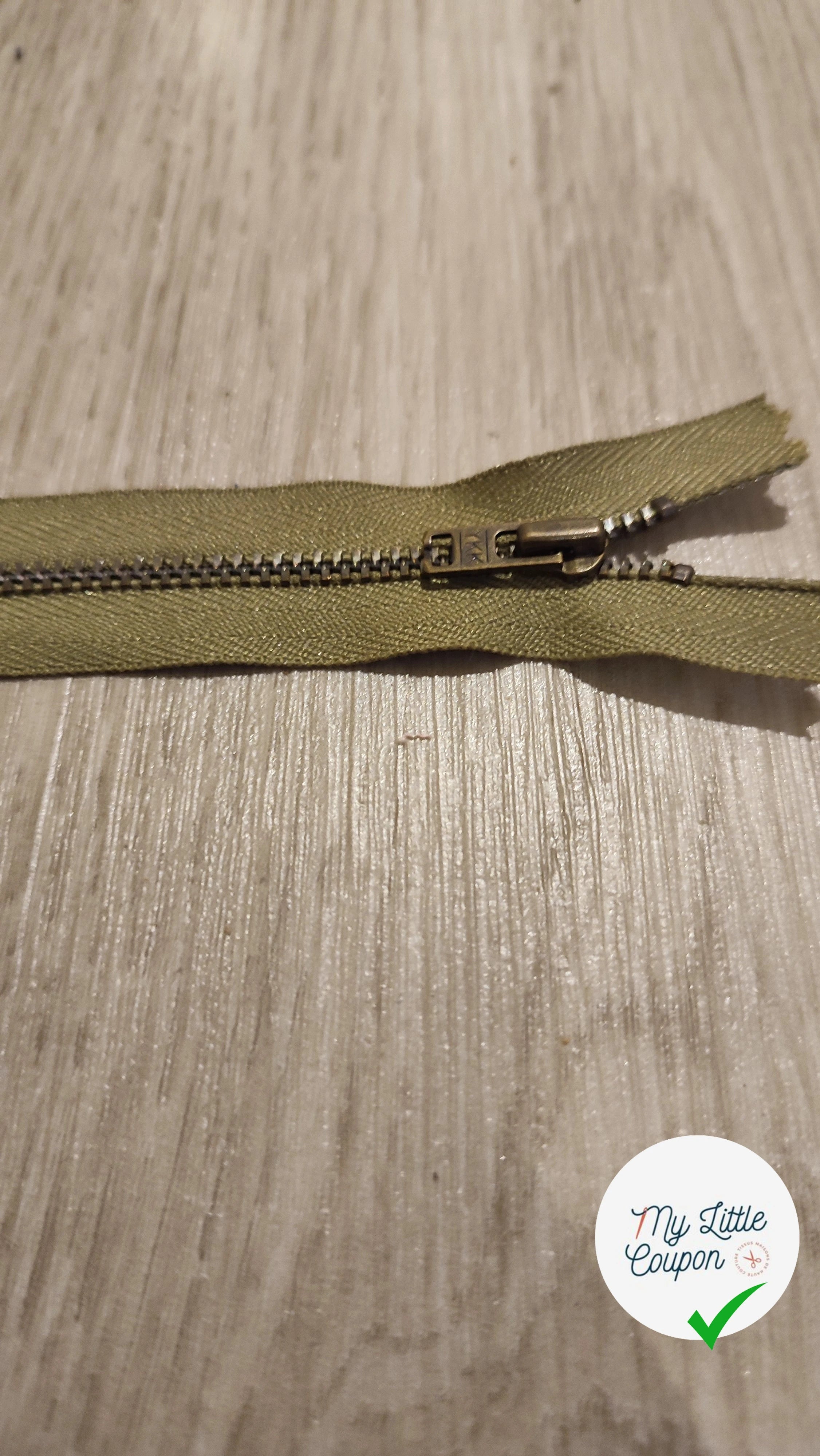 FERMETURE RIRI METAL NON SÉPARABLE 10CM VERT KAKI - My Little Coupon