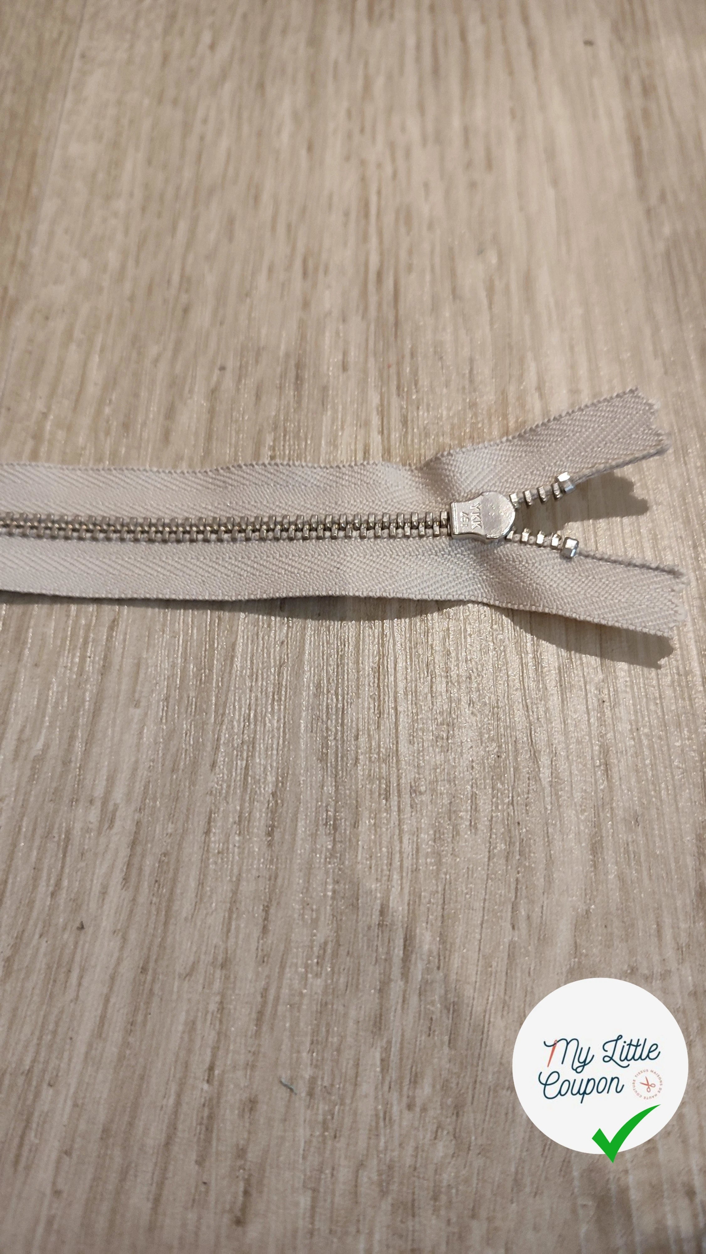 FERMETURE RIRI MÉTAL NON SÉPARABLE 12CM BLANC FONCÉ - My Little Coupon