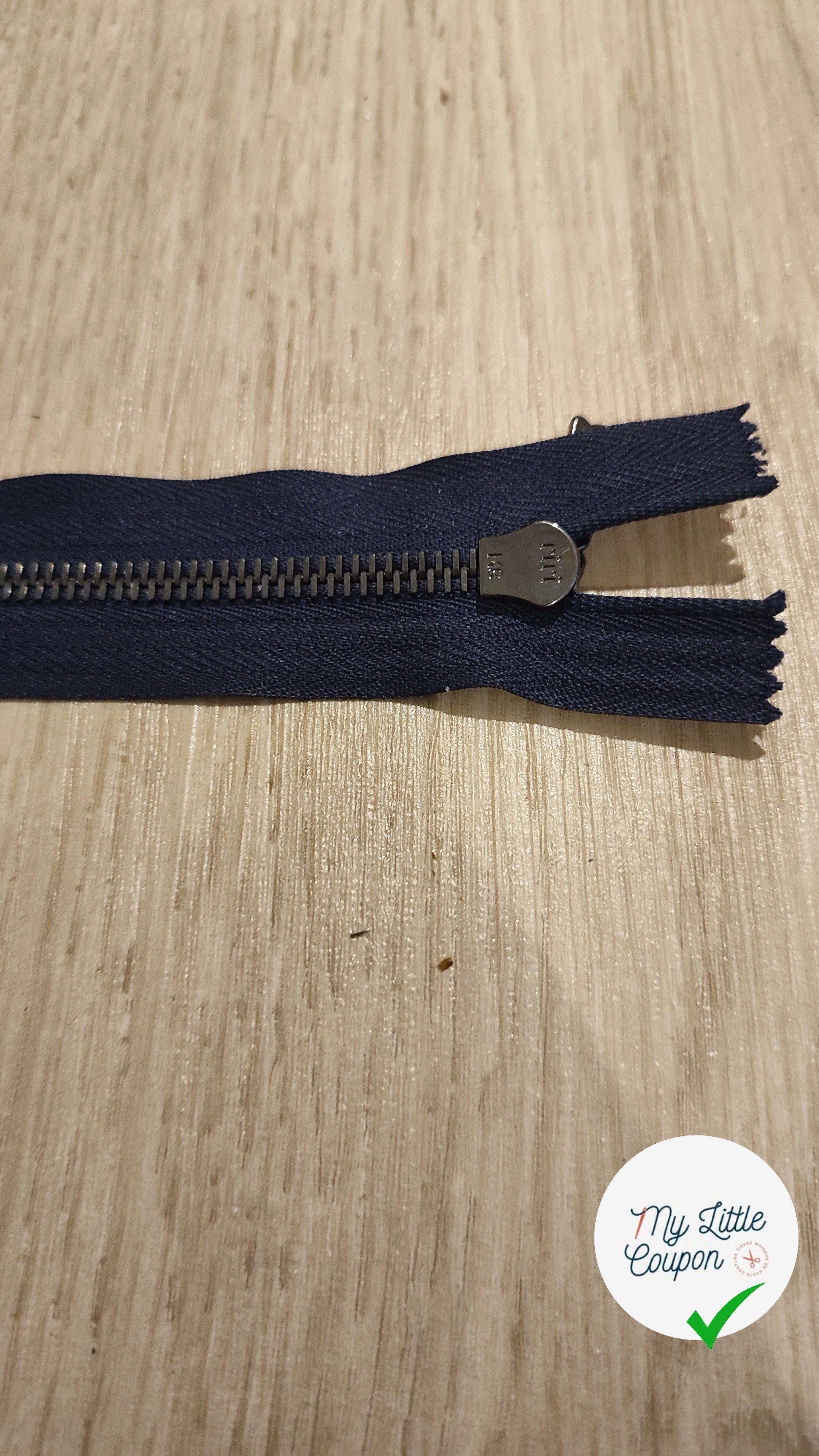 FERMETURE RIRI MÉTAL NON SÉPARABLE 15CM BLEU FONCÉ M6 - My Little Coupon