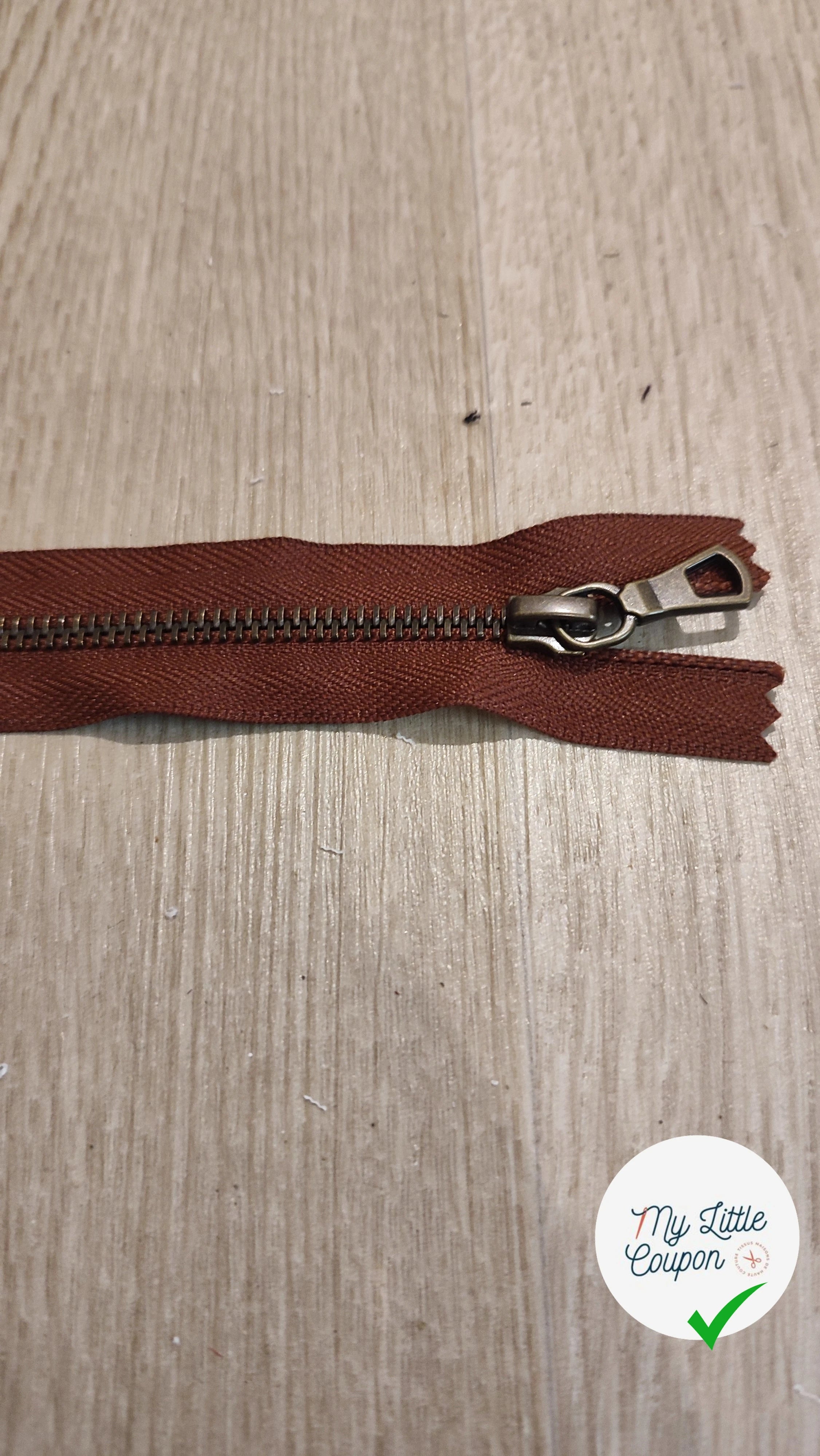 FERMETURE RIRI METAL NON SÉPARABLE 18CM MARRON NOISETTE FONCÉ - My Little Coupon