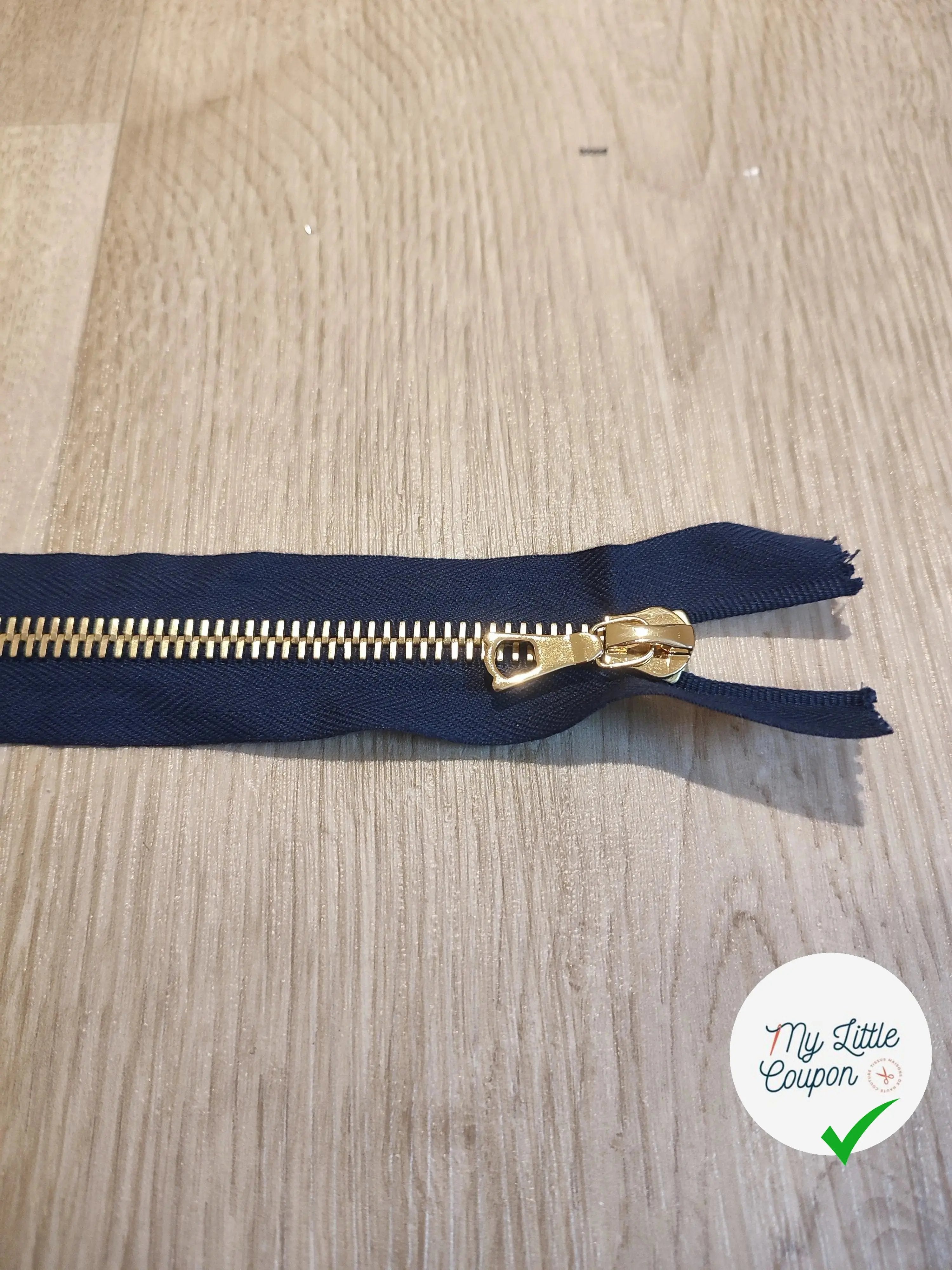 FERMETURE RIRI METAL SÉPARABLE 80CM BLEU FONCÉ M8 - My Little Coupon