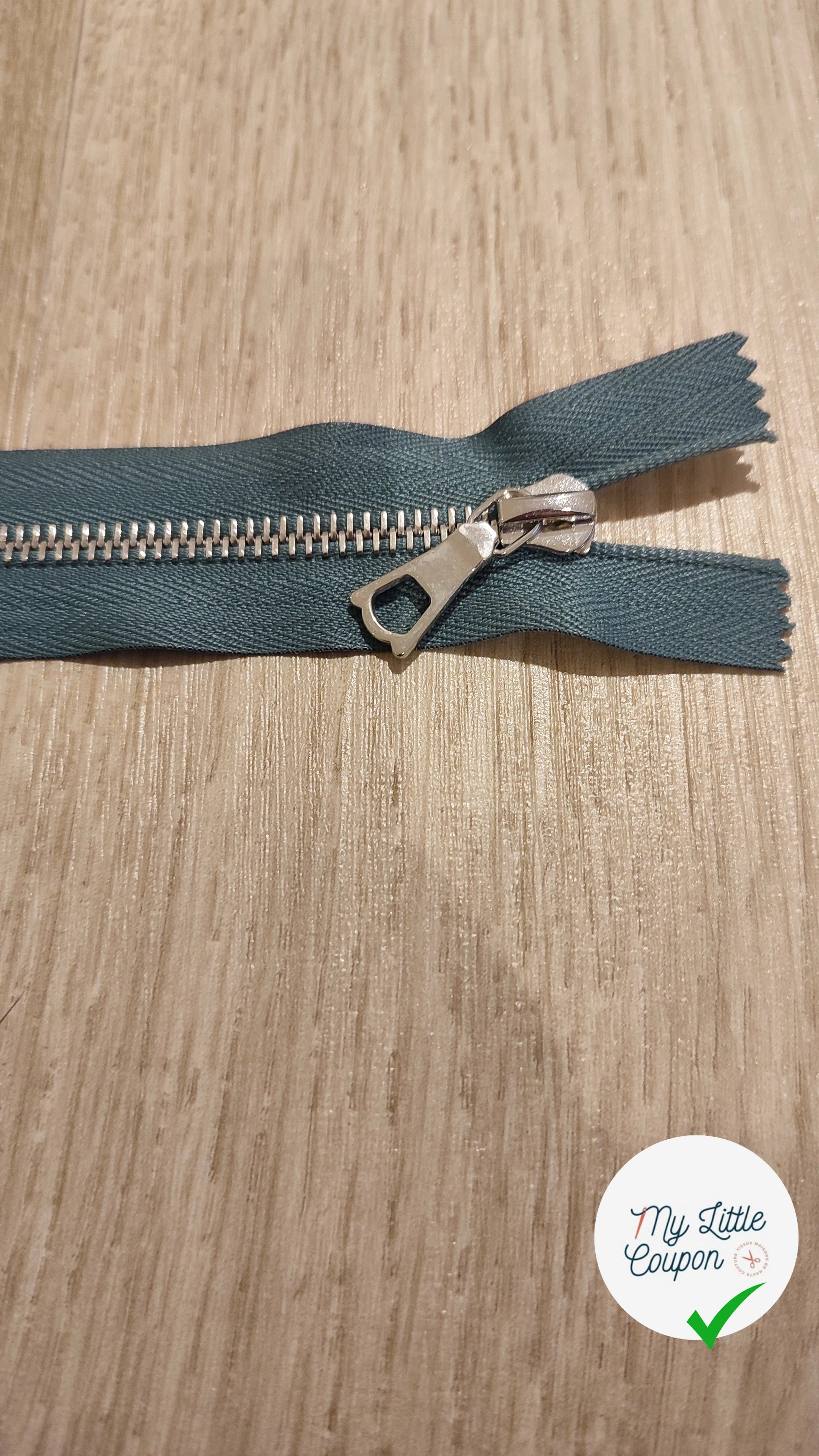 FERMETURE RIRI METAL NON SÉPARABLE 20CM BLEU M6 - My Little Coupon