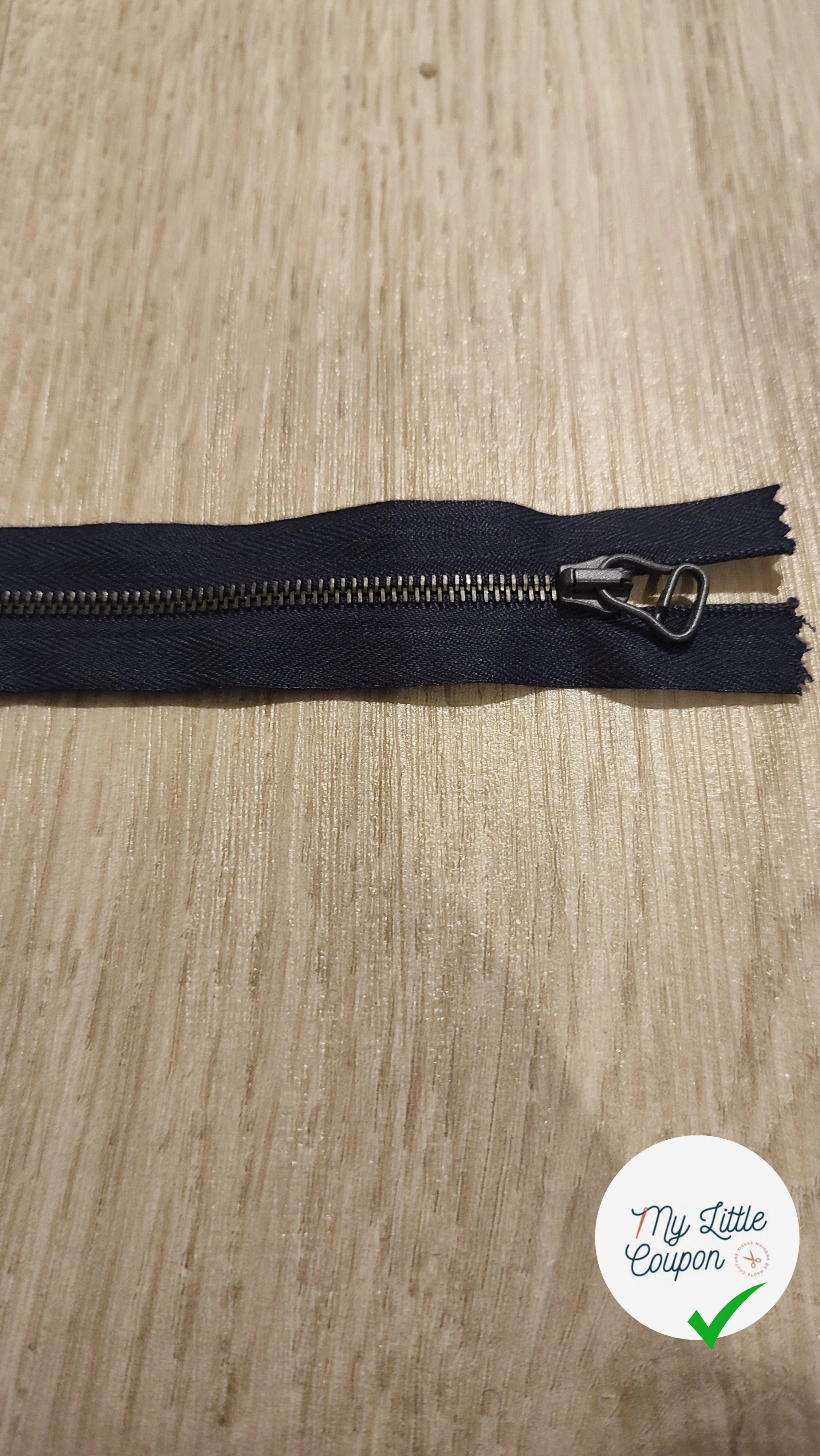 FERMETURE RIRI METAL NON SÉPARABLE 25CM BLEU FONCÉ M4 - My Little Coupon