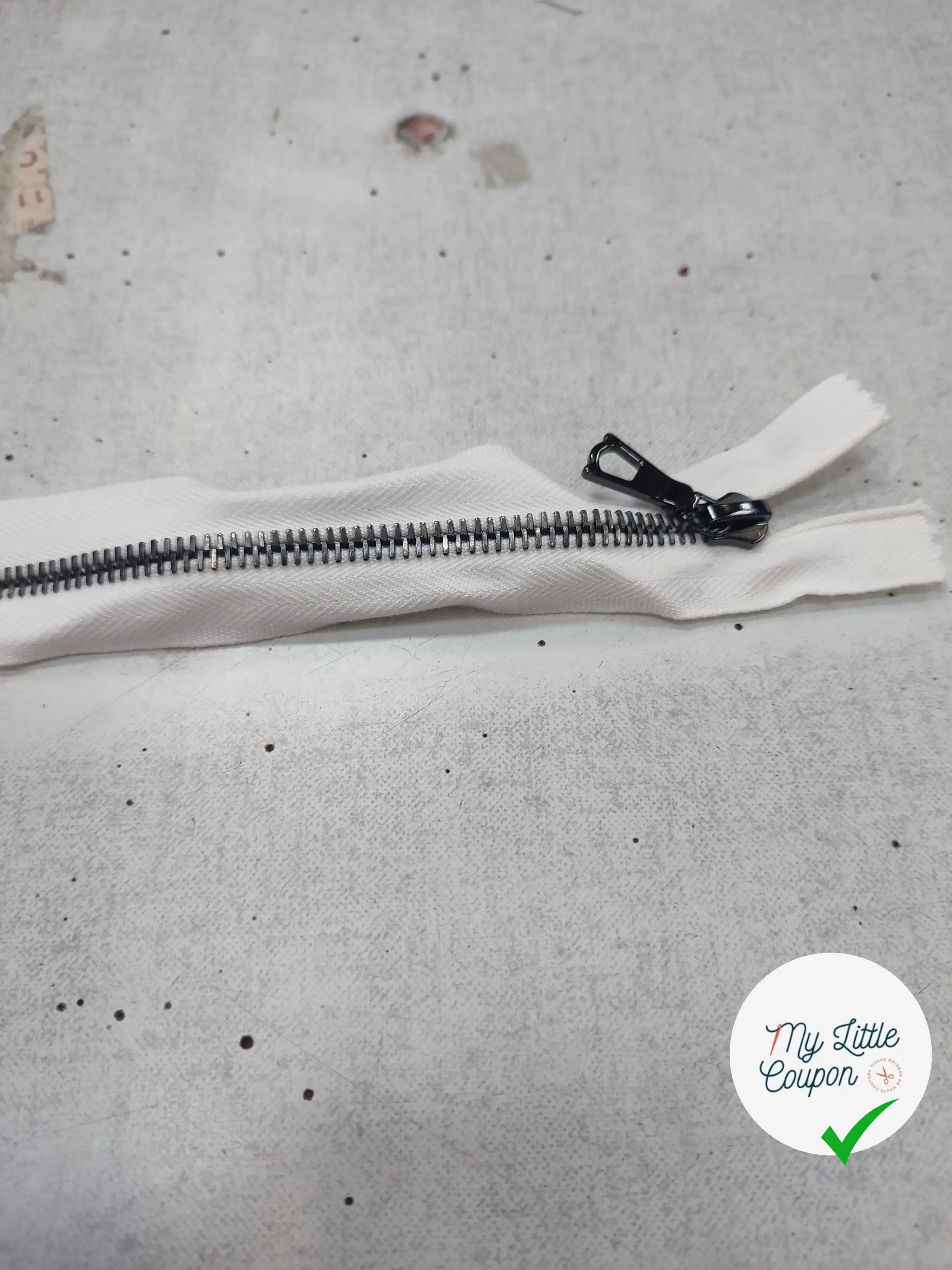 FERMETURE RIRI PLASTIQUE SÉPARABLE 9CM BLANC M6 - My Little Coupon