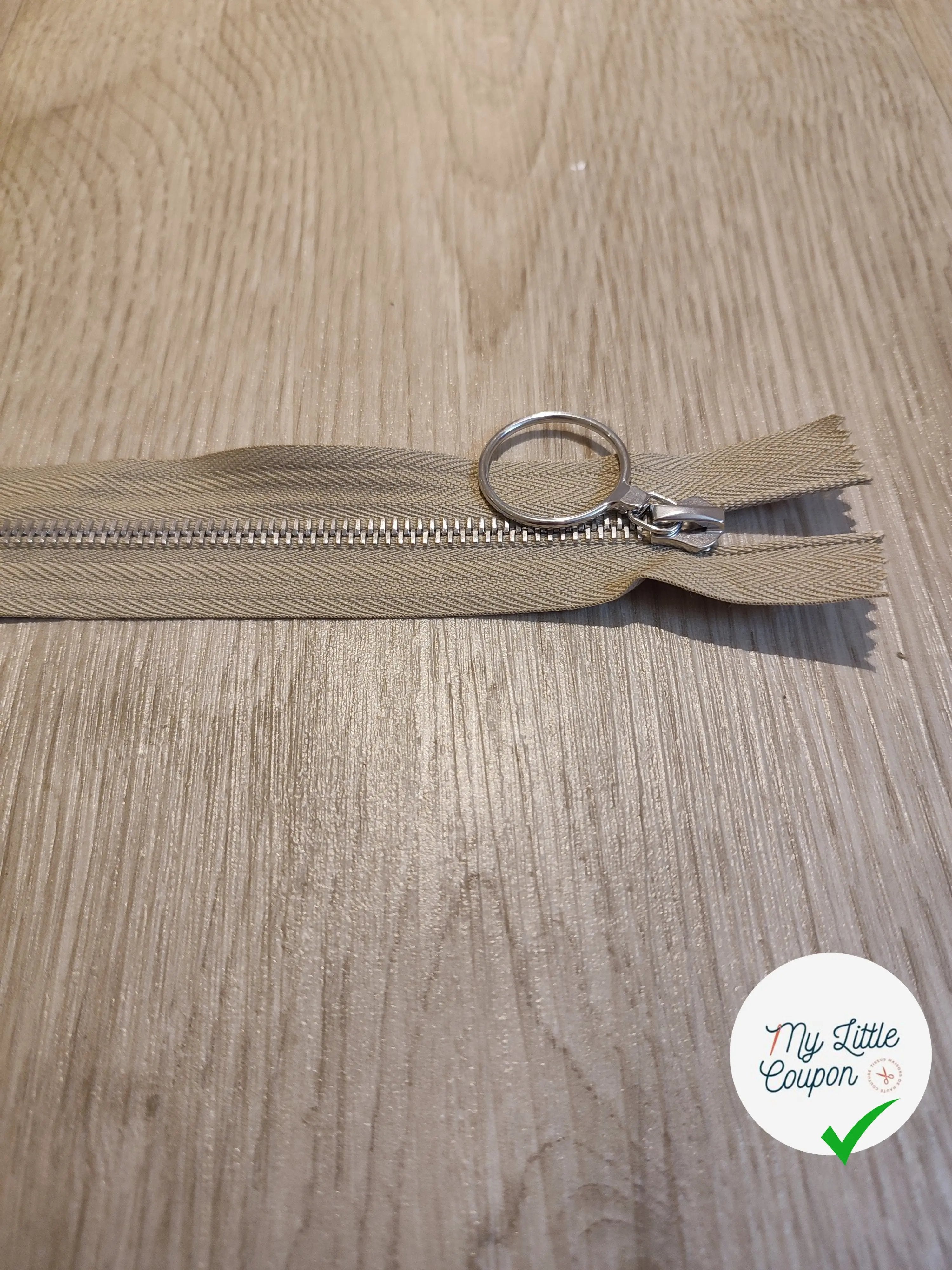 FERMETURE RIRI METAL NON SÉPARABLE 30CM BEIGE M6 - My Little Coupon