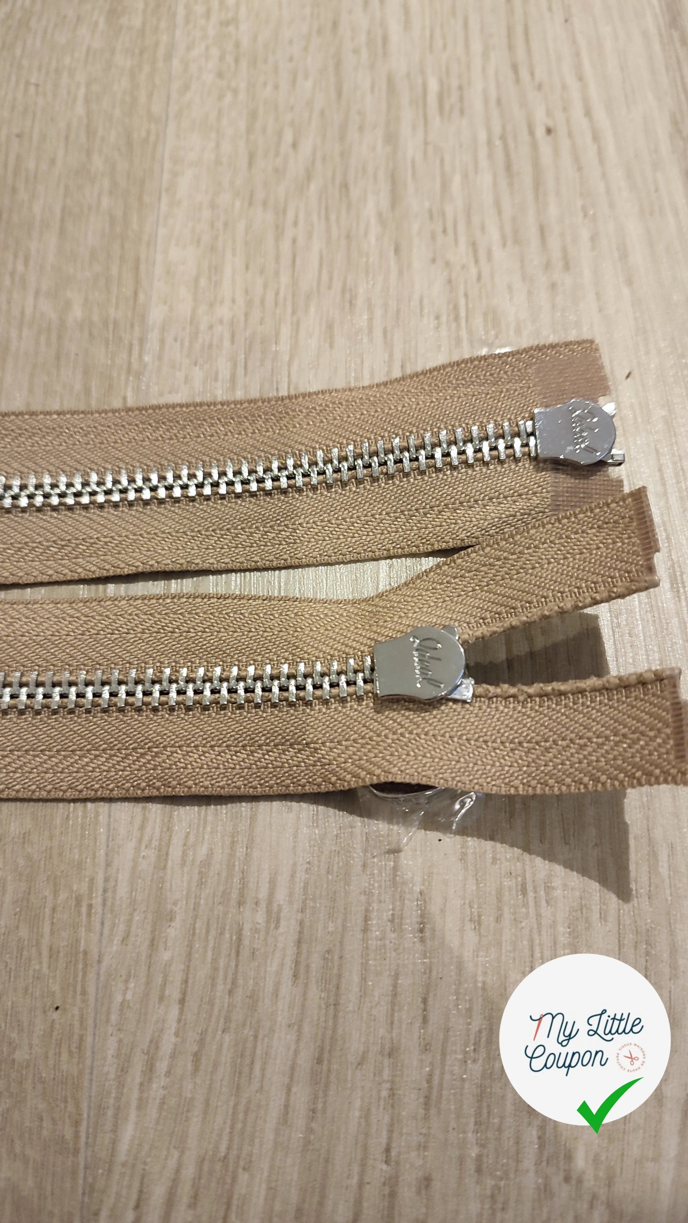 FERMETURE RIRI MÉTAL NON SÉPARABLE DOUBLE CHEMIN 100CM MARRON CLAIR - My Little Coupon