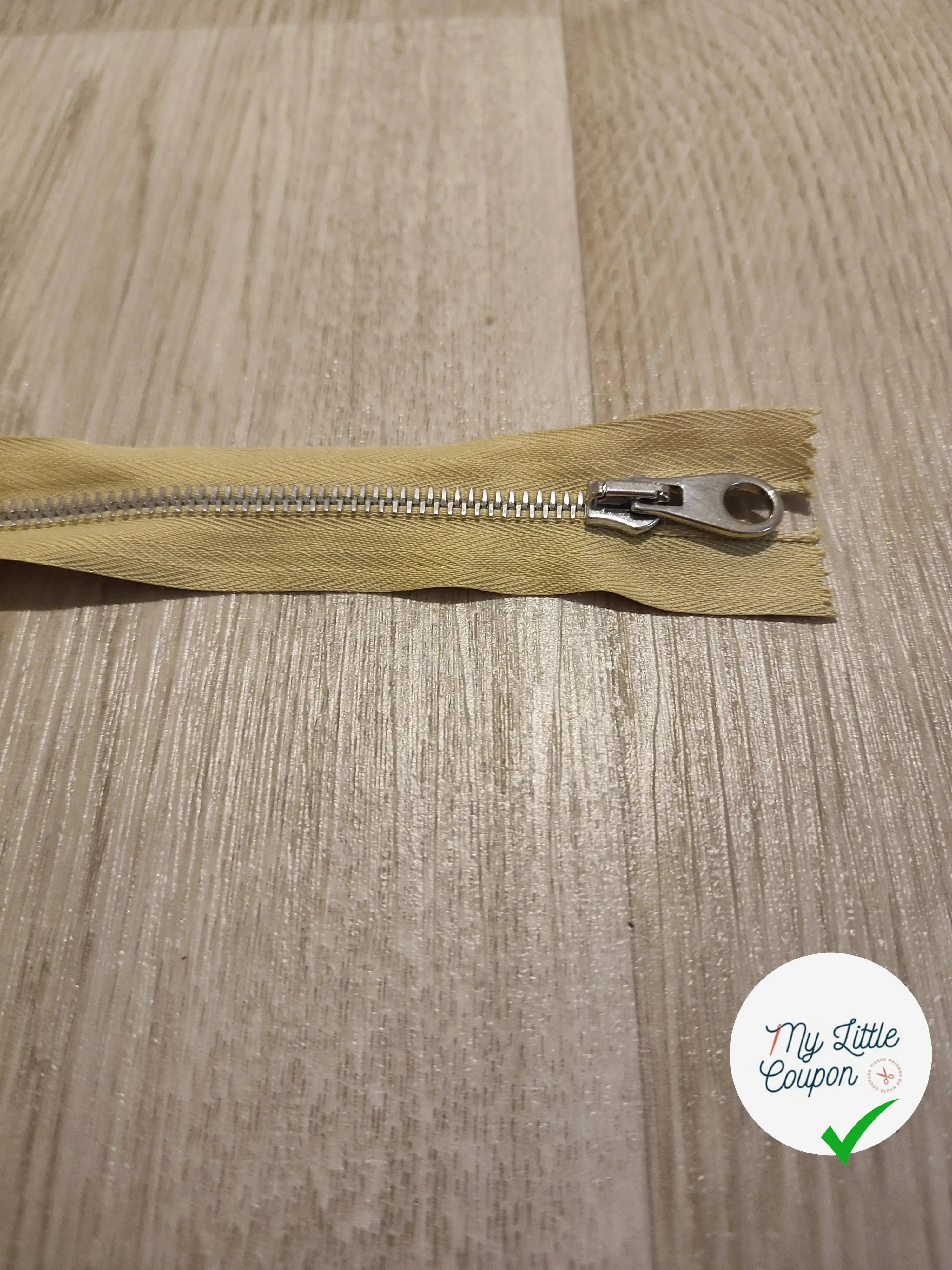 (Copie) FERMETURE RIRI METAL SÉPARABLE 65CM JAUNE PÂLE - My Little Coupon