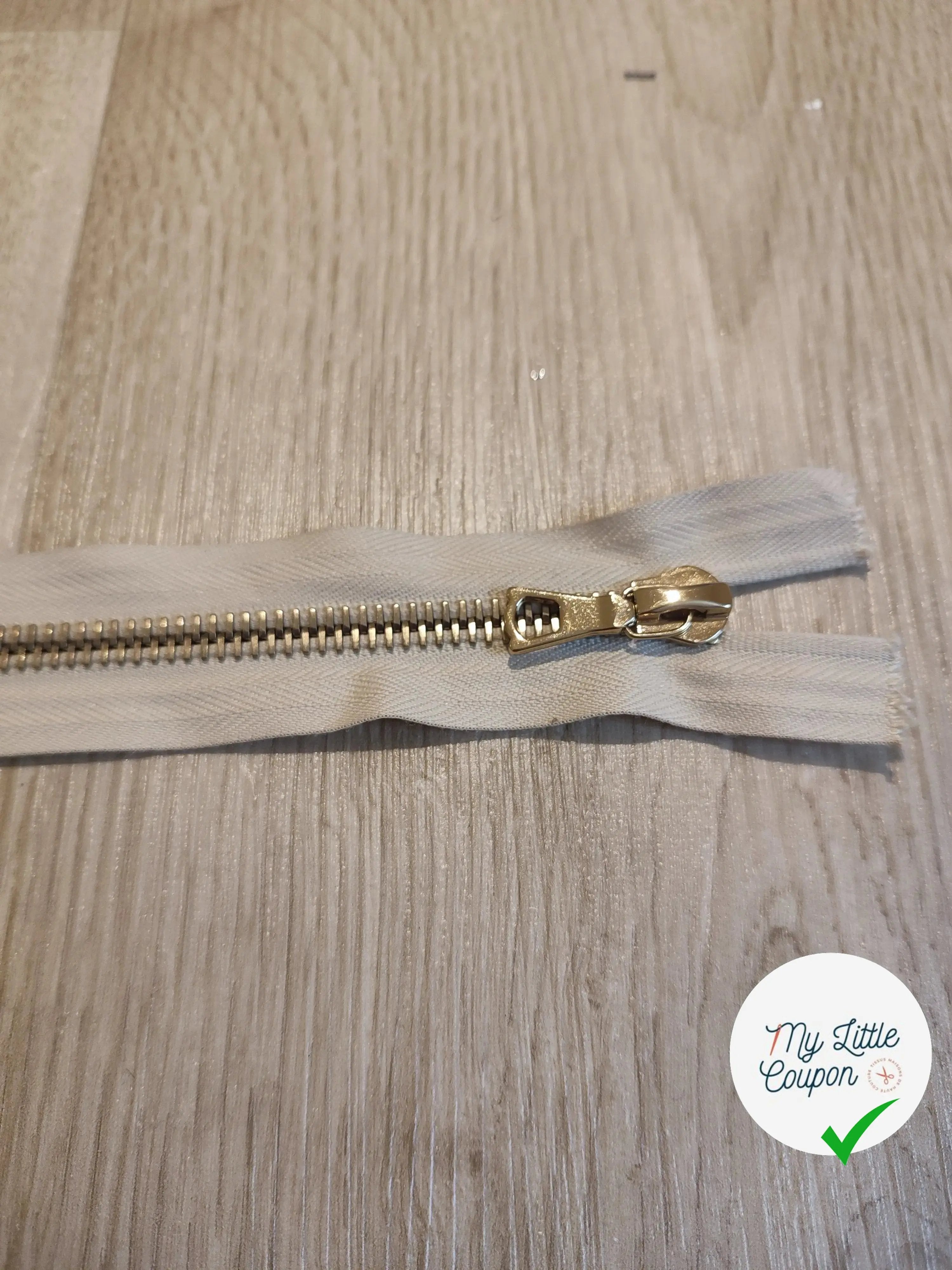 FERMETURE RIRI METAL NON SÉPARABLE 20CM BLANC CRÈME M8 - My Little Coupon
