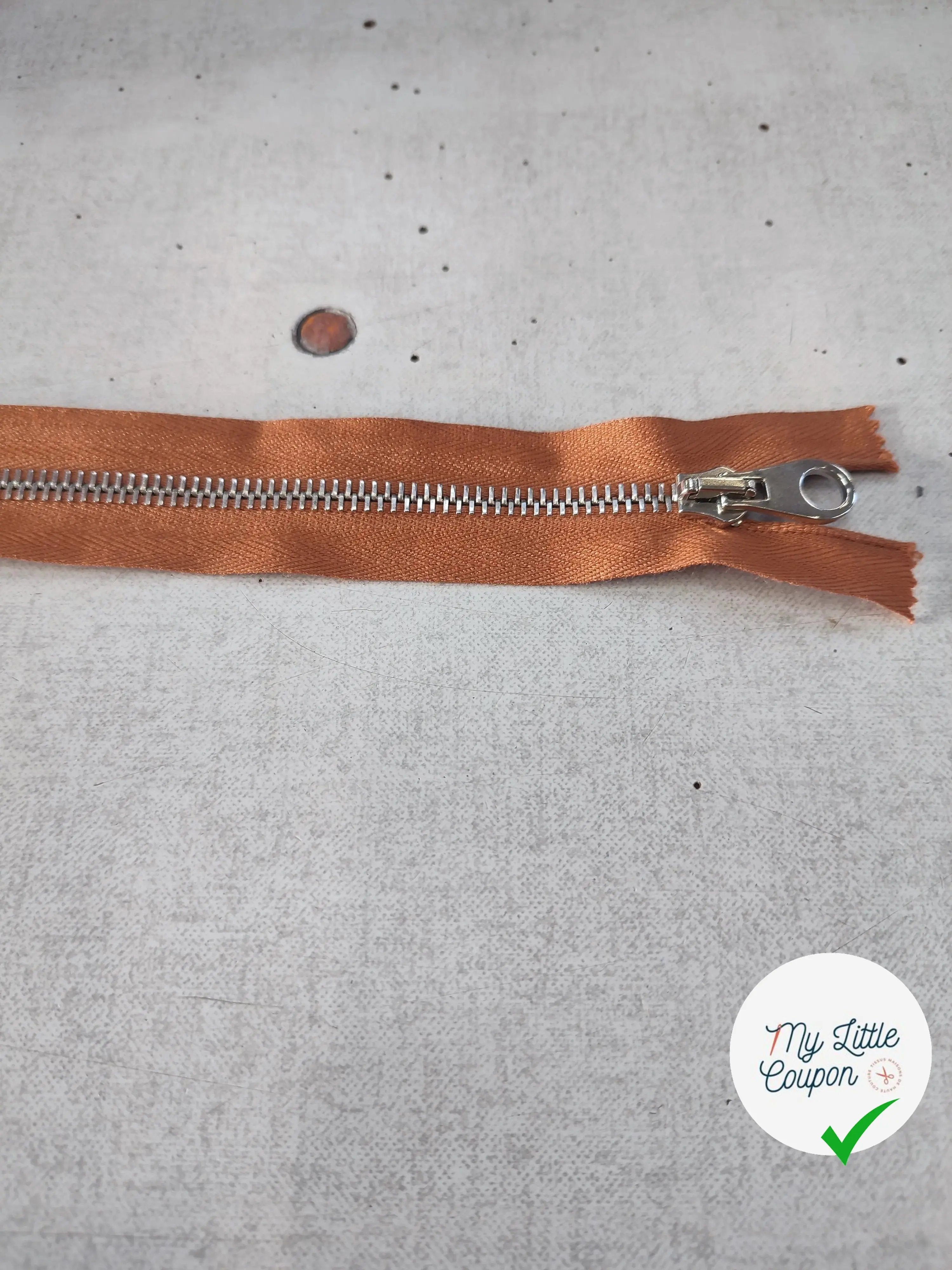 FERMETURE RIRI METAL SÉPARABLE 80CM ORANGE CLAIR M6 - My Little Coupon