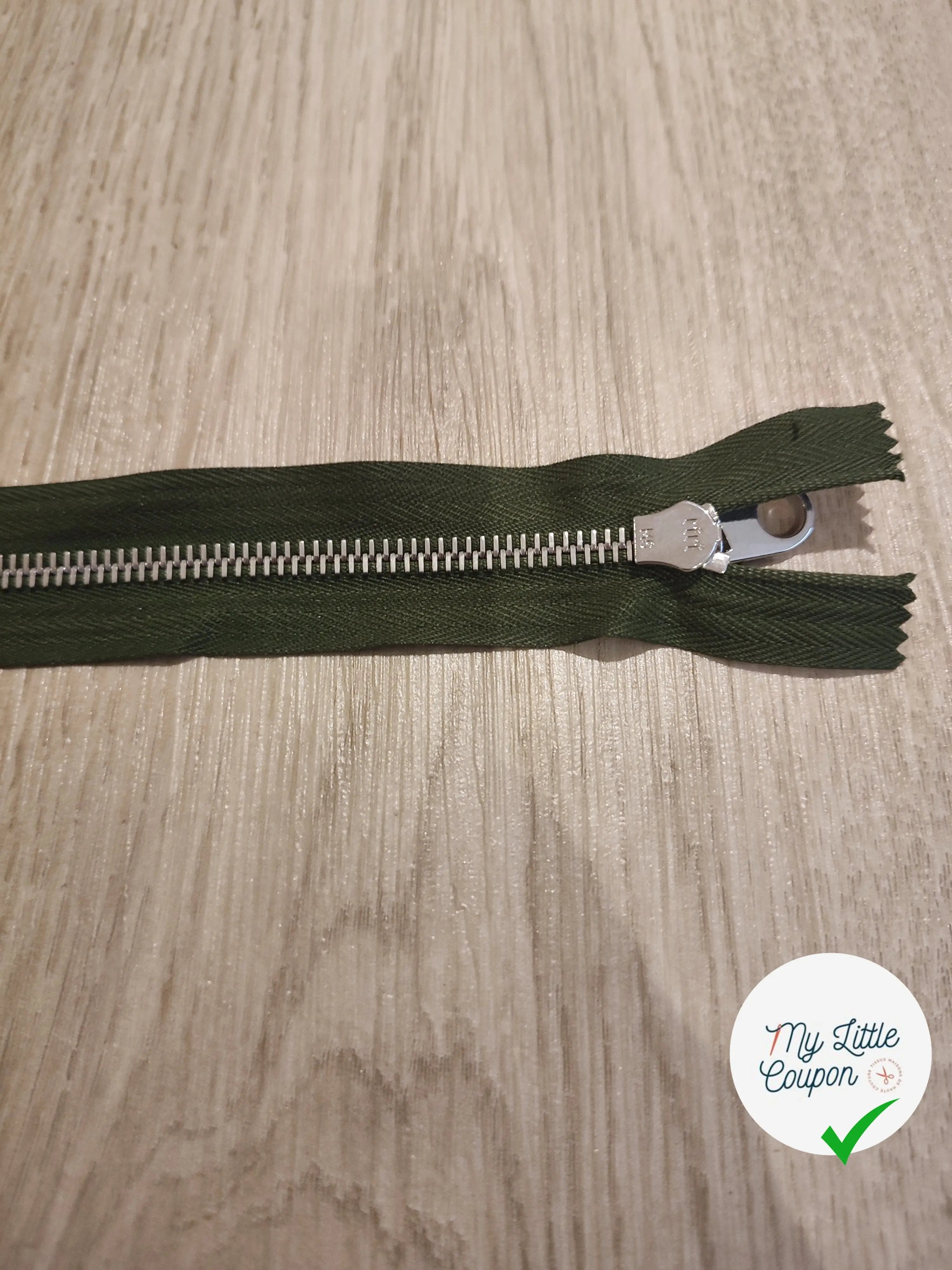FERMETURE RIRI METAL SÉPARABLE 60CM VERT FONCÉ - My Little Coupon