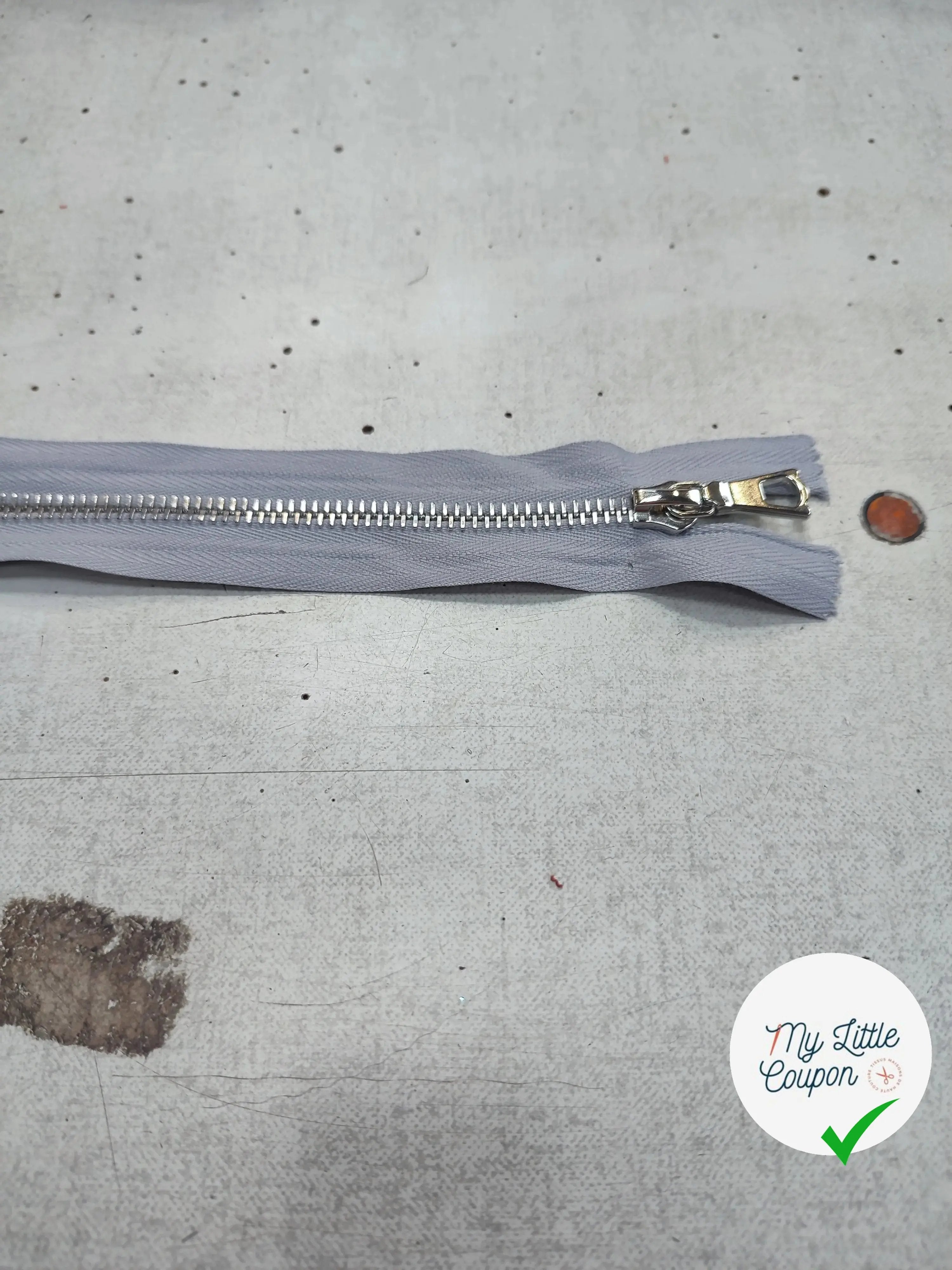 FERMETURE RIRI METAL SÉPARABLE 70CM GRIS LAVANDE M6 - My Little Coupon