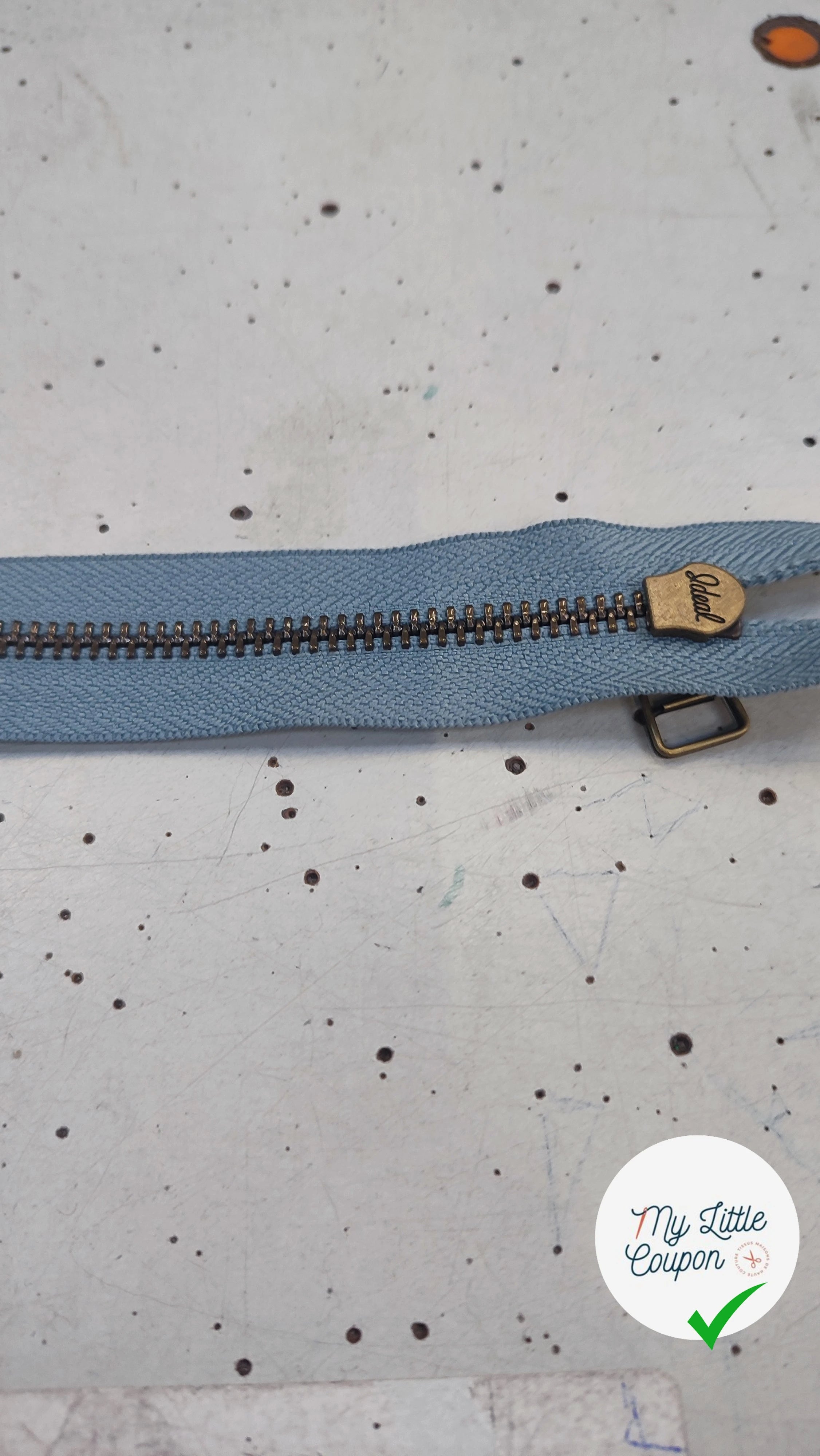 FERMETURE RIRI METAL SÉPARABLE 80CM BLEU CLAIR - My Little Coupon